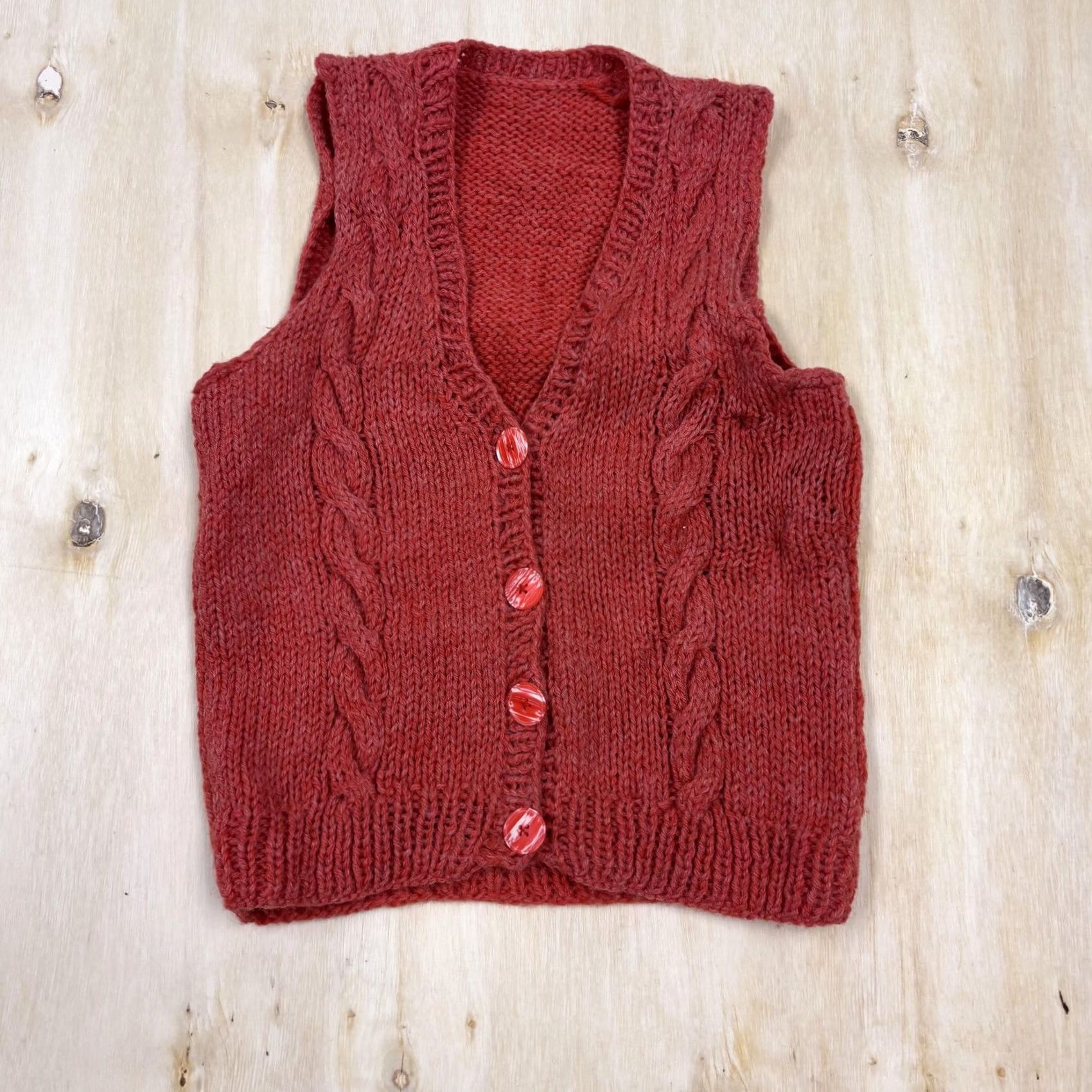 Vintage VINTAGE Handmade Sweater Vest Womens XS Red Cable Knit Button Front Cardigan Boho Size XS / US 0-2 / IT 36-38 - 2 Thumbnail
