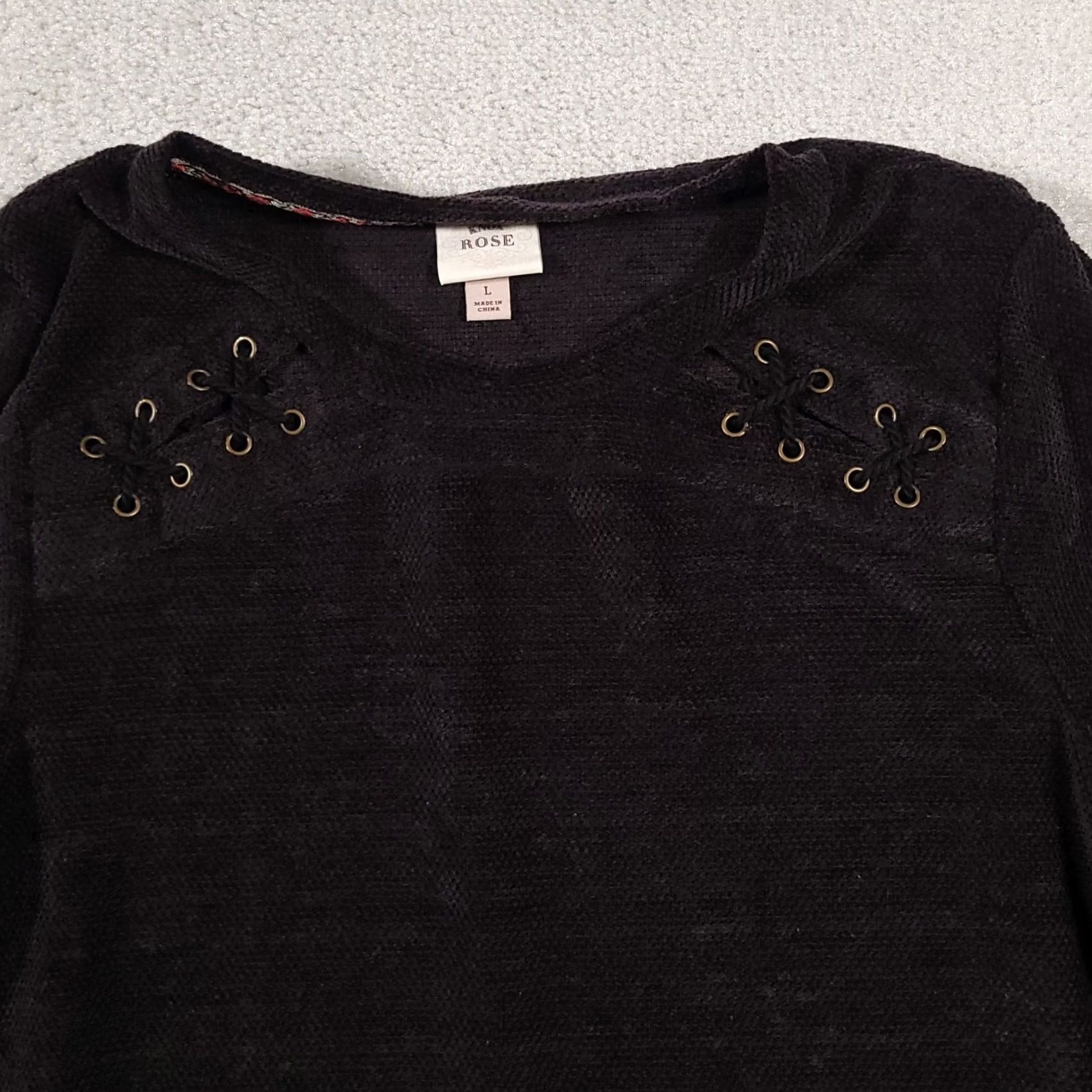 Vintage Knox Rose Sweater Women's Large Black Round Neck Laced Shoulders Knit Pullover Rose Casual Size L / US 10 / IT 46 - 3 Thumbnail
