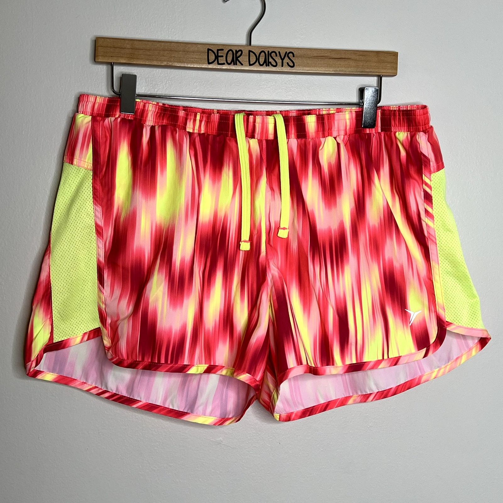 Old Navy Old Navy Active Patterned Athletic Shorts Size 34" / US 12 / IT 48 - 1 Thumbnail
