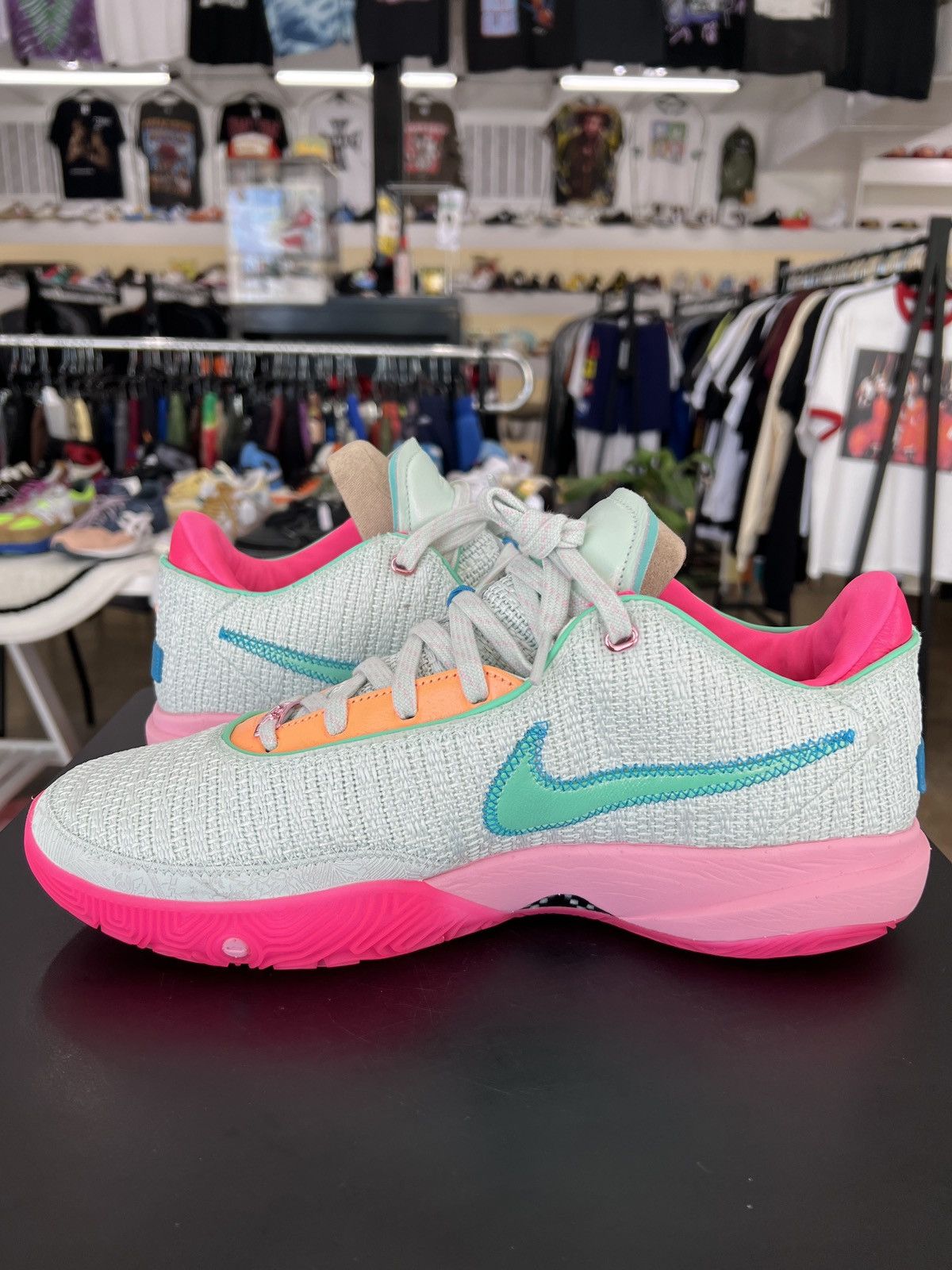 Nike Nike LeBron 20 Time Machine Sz. 13 (2022) Size US 13 / EU 46 - 3 Thumbnail