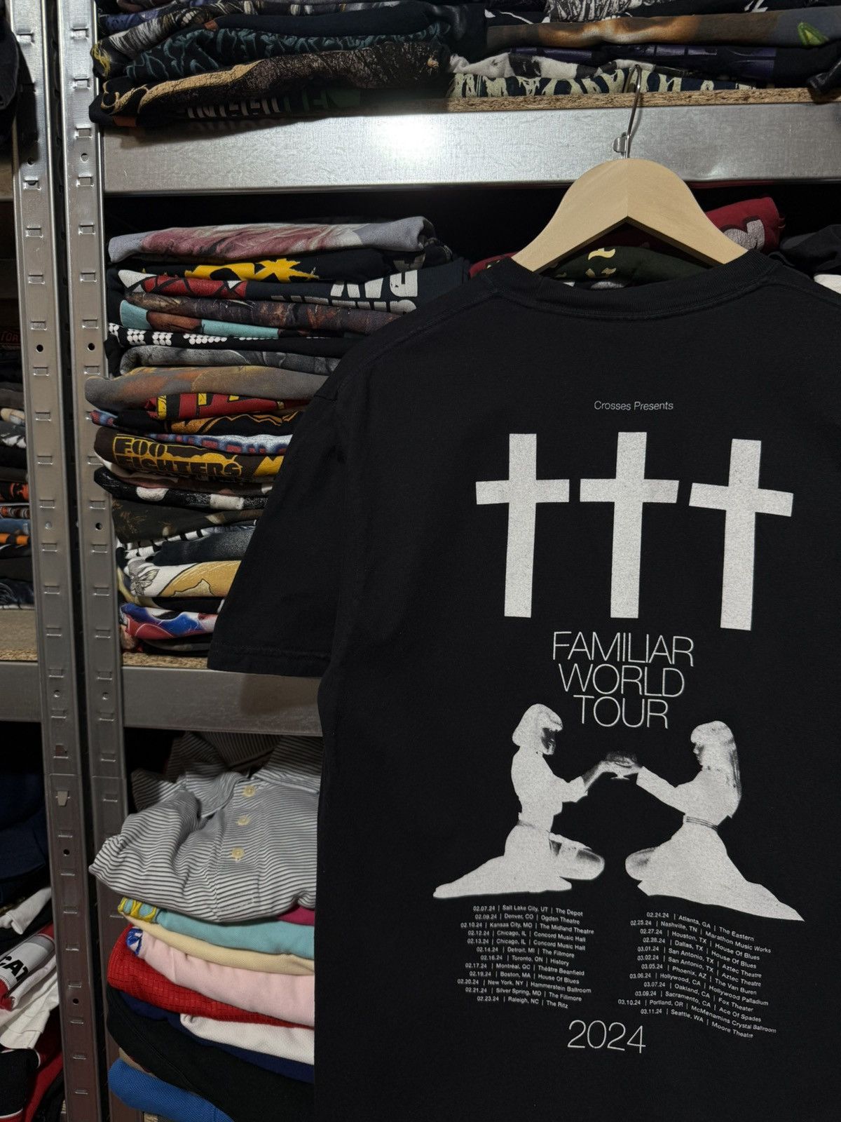 Band Tees × Vintage Vintage Crosses Familiar World Tour 2024 Rock T-Shirt Y2K Size US M / EU 48-50 / 2 - 4 Thumbnail