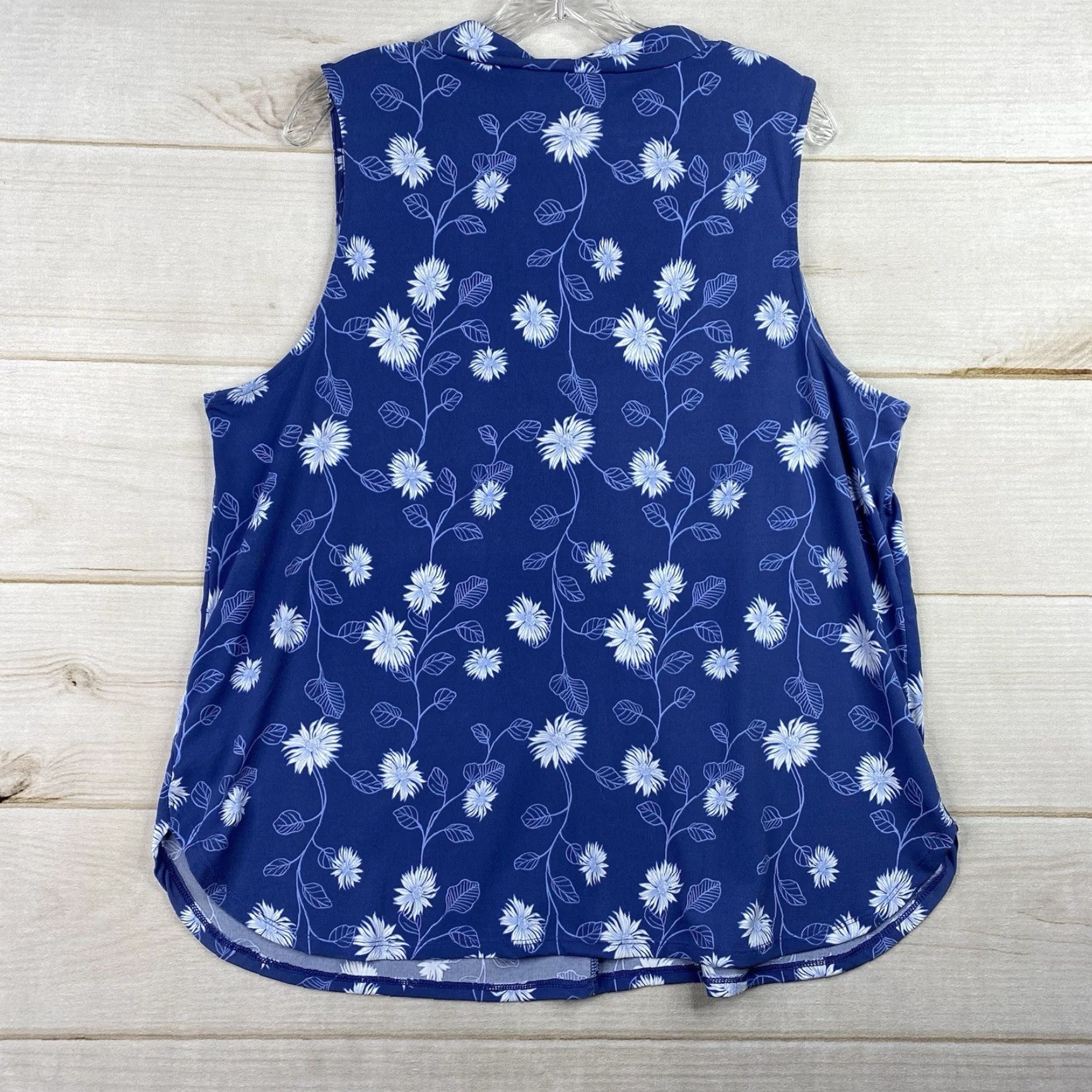 Vintage VINTAGE 41 Hawthorn Blouse Women’s 2XL Blue Floral Boho Sleeveless V Neck Shirt Womens Size XXL / US 16-18 / IT 52-54 - 7 Thumbnail