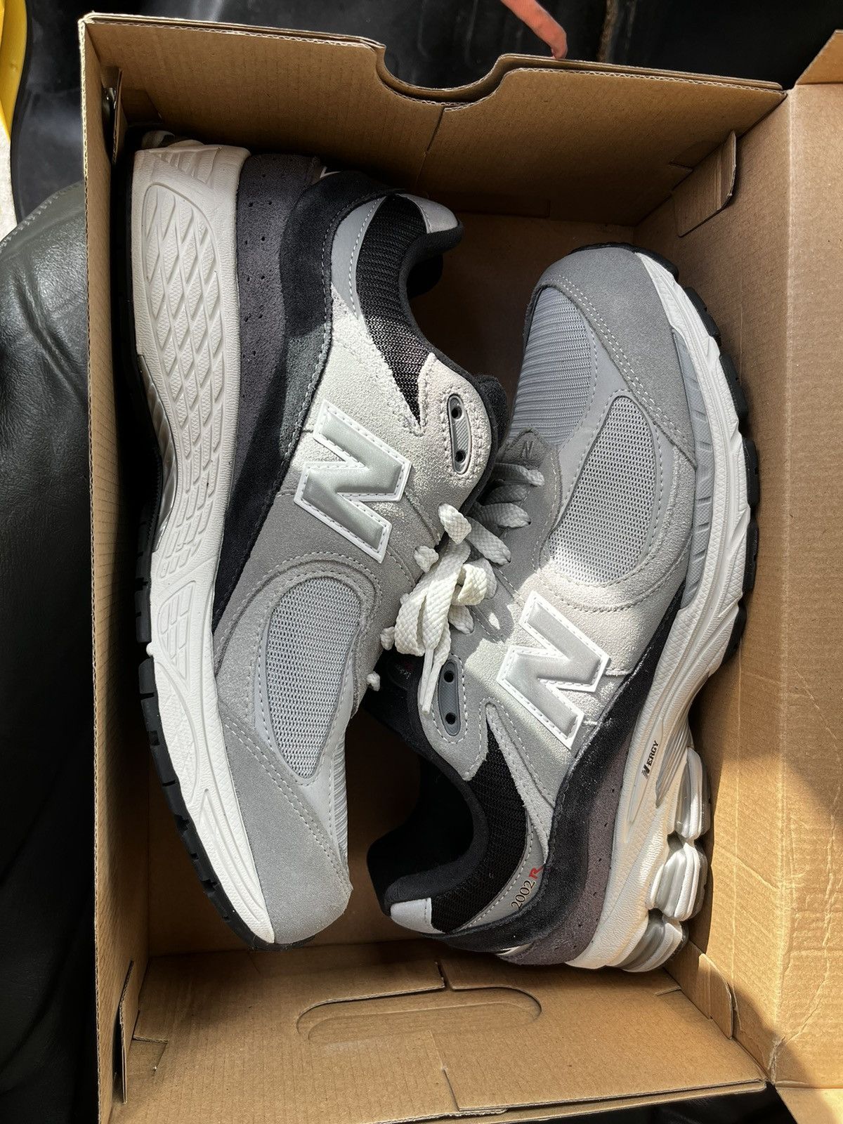 New Balance New Balance 2002R Size US 10 / EU 43 - 2 Thumbnail
