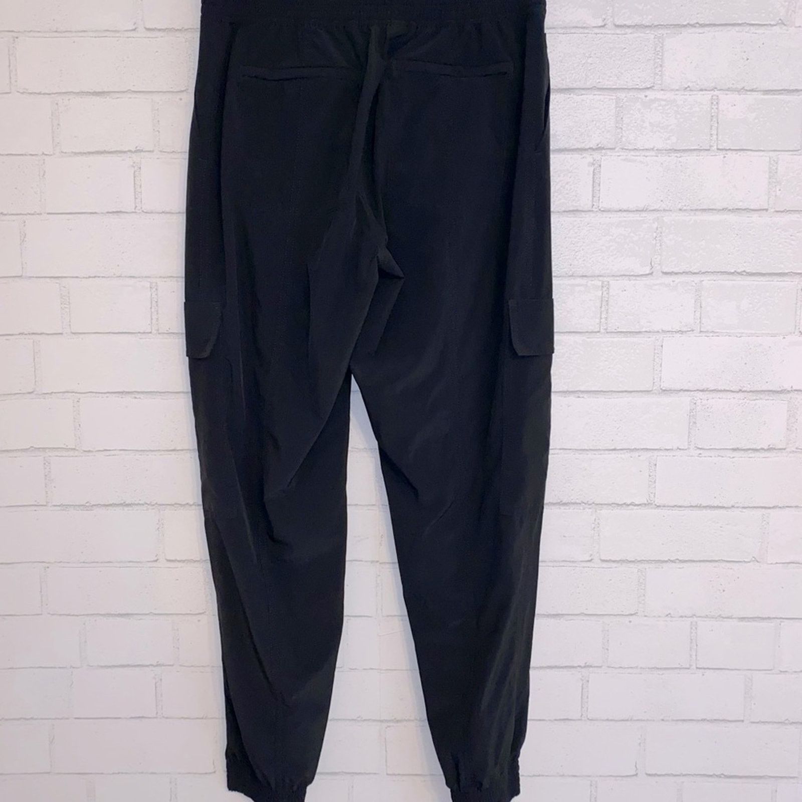 Athleta ATHLETA $98 Chelsea Utility Cargo Jogger Black Sz 4 EUC Size 27" / US 4 / IT 40 - 7 Thumbnail