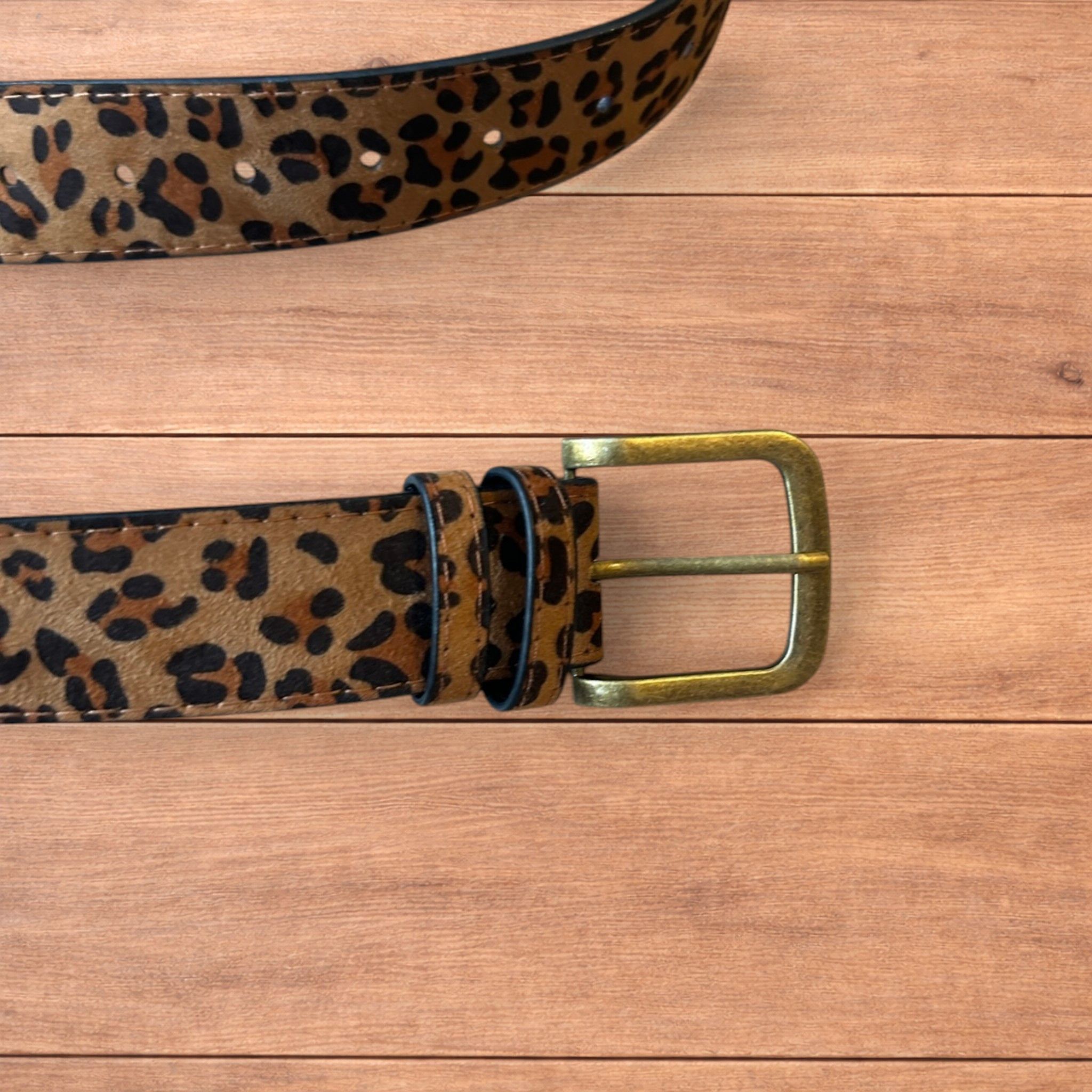 Japanese Brand Faux leather western leopard cowboy belt with bronze trim. Size ONE SIZE - 2 Thumbnail