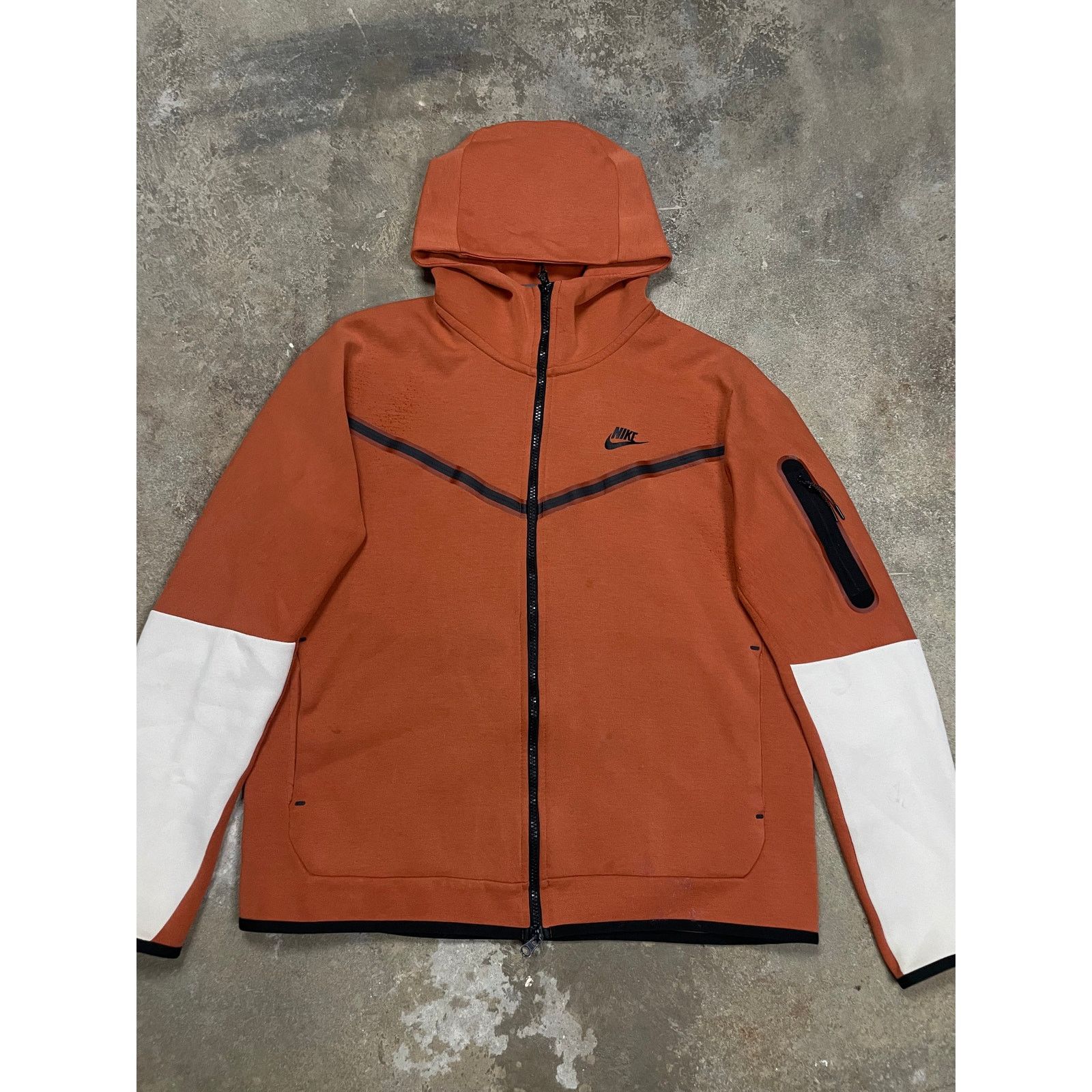 Nike Nike Orangee Hoodie Used Large Size US L / EU 52-54 / 3 - 1 Thumbnail