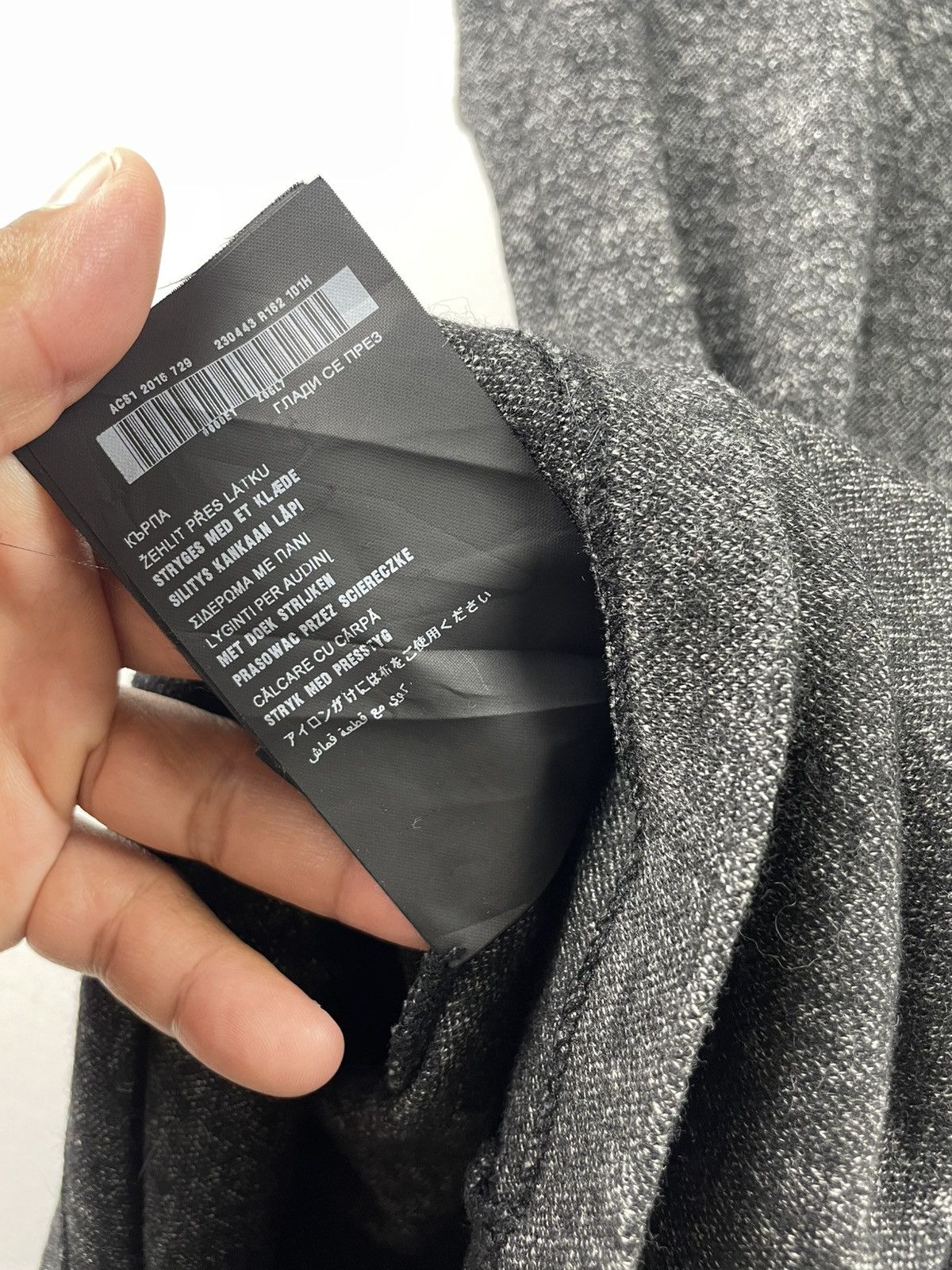 Prada Prada gray sleeveless V-neck knit mini shift dress. Size M / US 6-8 / IT 42-44 - 10 Thumbnail