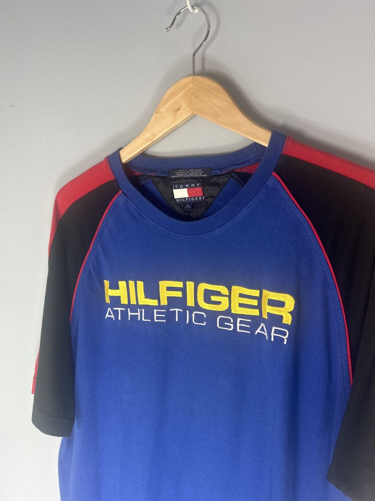 Tommy Hilfiger Vintage 90s Tommy Hilfiger Athletics Gear Tee Size US XL / EU 56 / 4 - 2 Thumbnail
