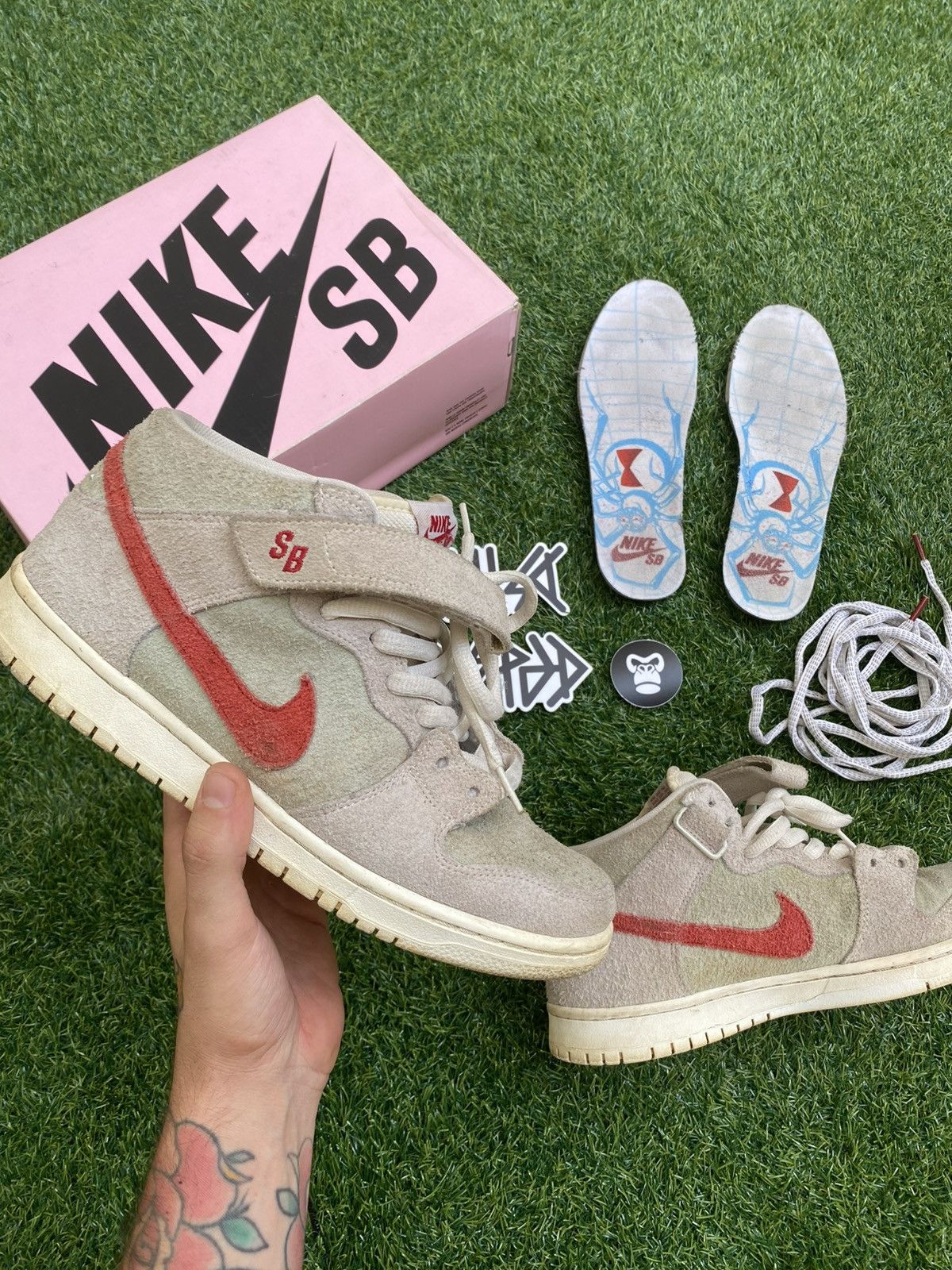 Nike Dunk SB mid White Widow Size US 9.5 / EU 42-43 - 17 Thumbnail