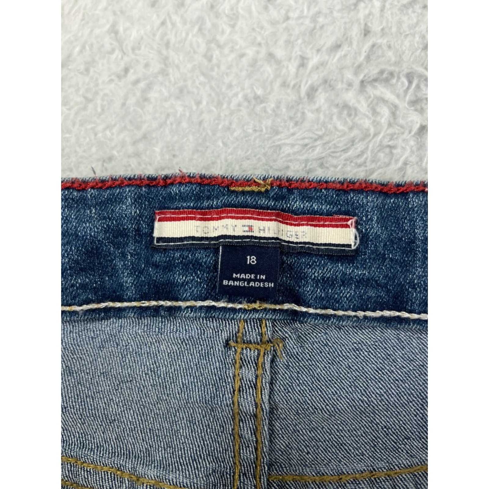 Tommy Hilfiger Tommy Hilfiger Jeans Juniors 18 Blue Denim Straight Leg Cotton Blend 27x30 Women's 5-Pocket Design Mid Rise Size 40" / US 18 - 3 Thumbnail