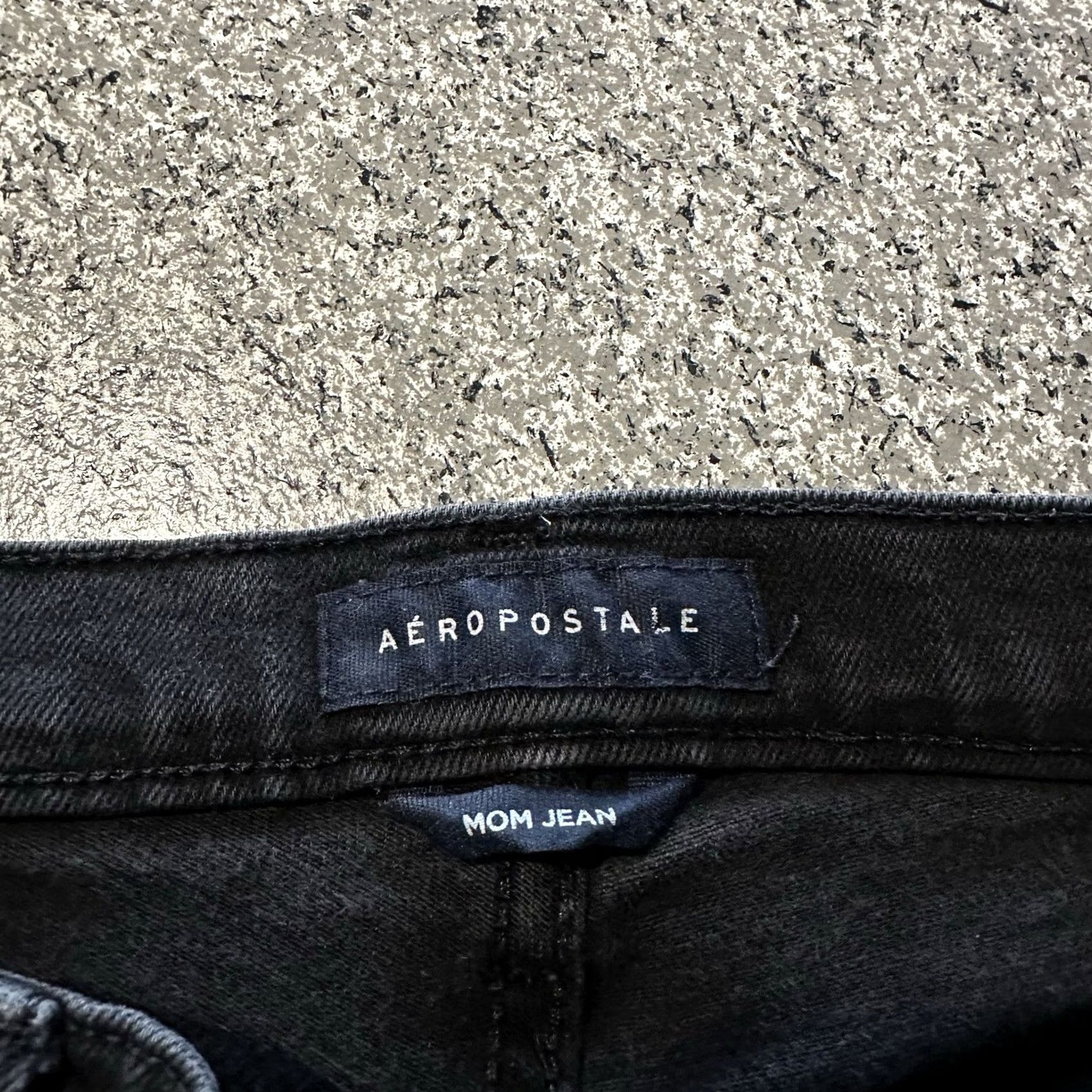 Vintage Aérópostale Jeans Women's 4 R 26x27 High Rise Mom Distressed Relaxed Black Jeans Size 26" / US 2 / IT 38 - 6 Thumbnail