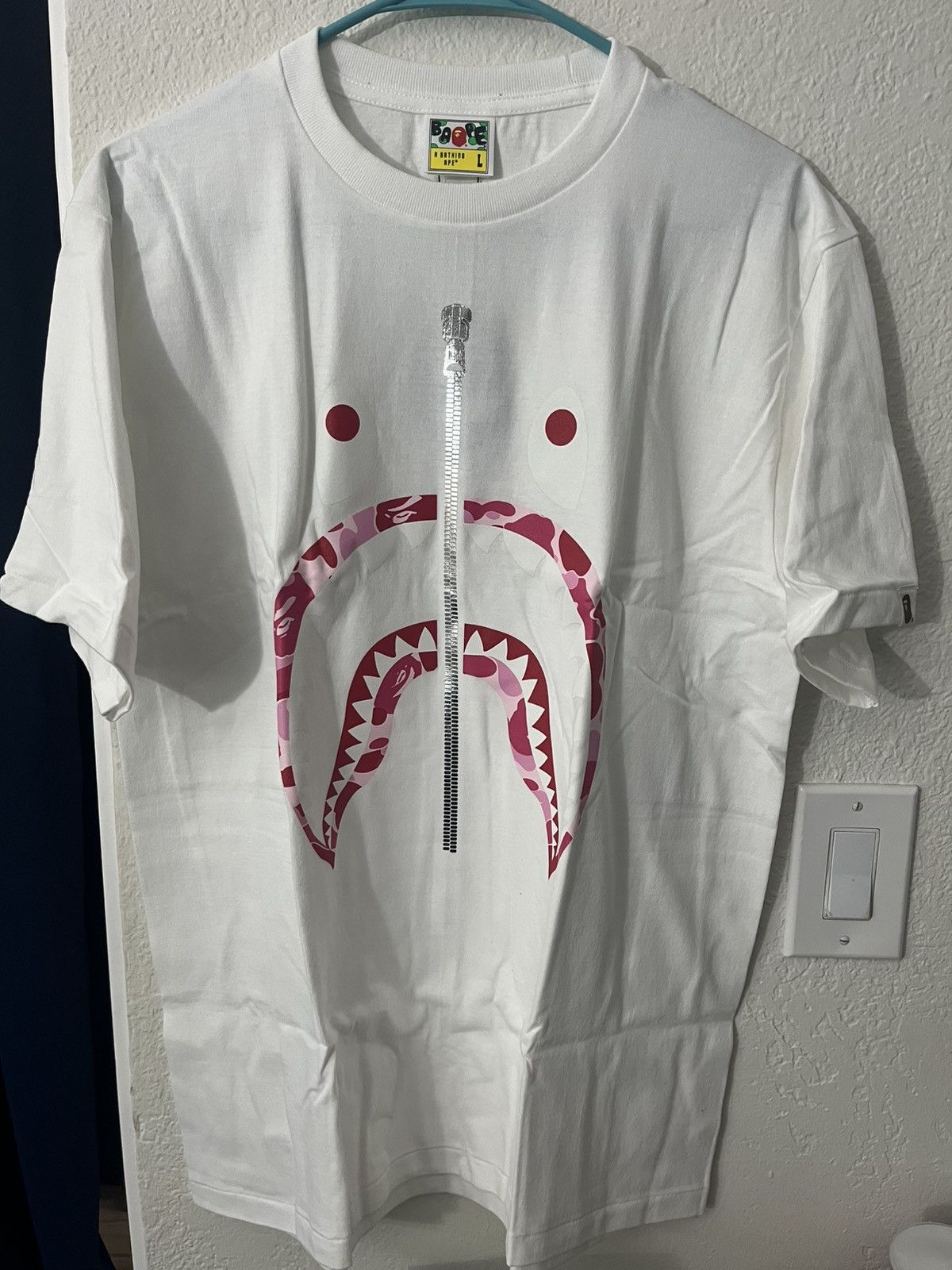 Bape Bape A Bathing Ape ABC Camo Shark Silver Zip Tee Large White Size US L / EU 52-54 / 3 - 1 Thumbnail
