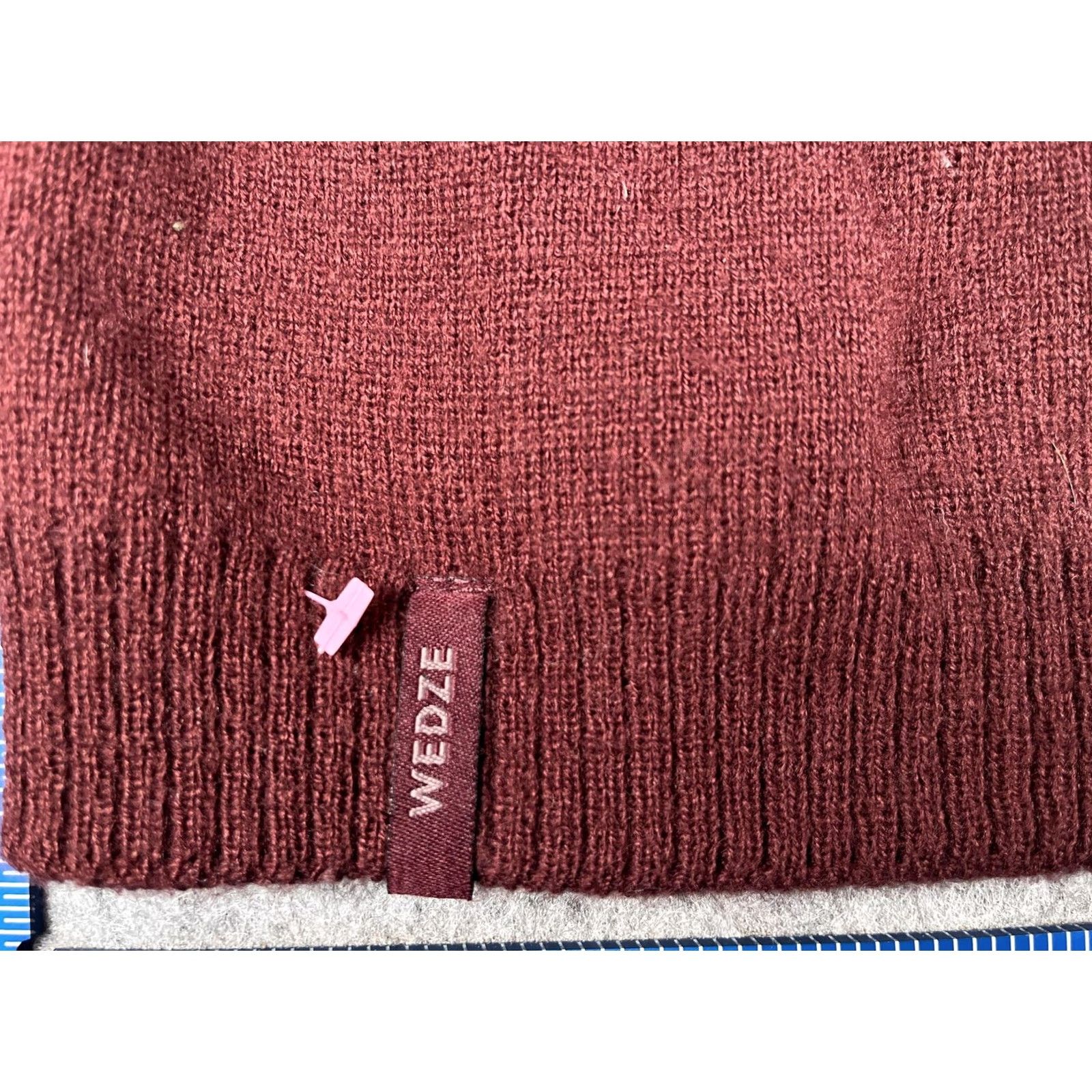 Vintage Wedze Beanie Mens One Size Red Knit Stretch Winter Casual Ski Hat Size ONE SIZE - 2 Thumbnail
