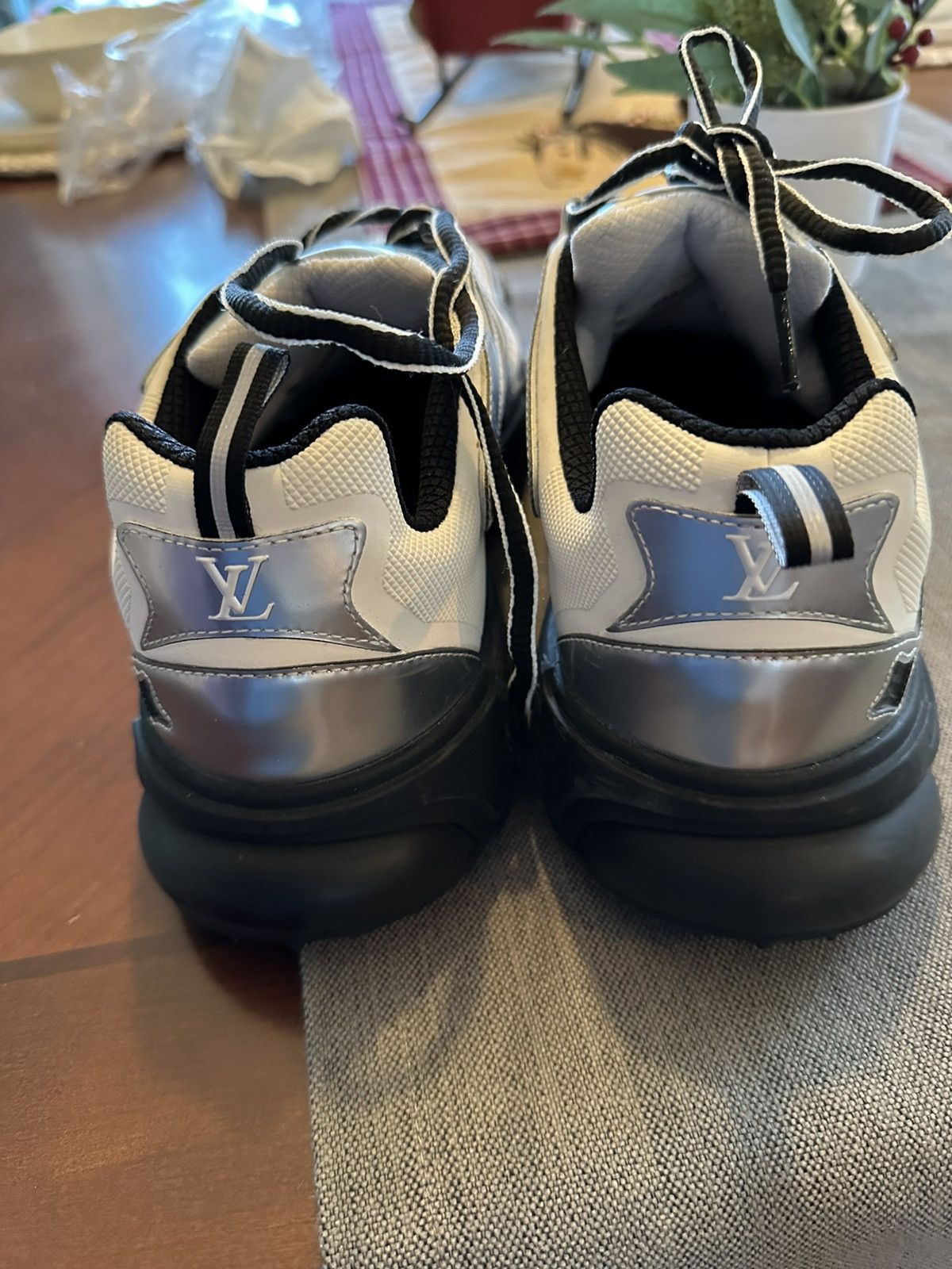 Louis Vuitton Louis Vuitton Tatic Sneaker Size US 10.5 / EU 43-44 - 5 Thumbnail