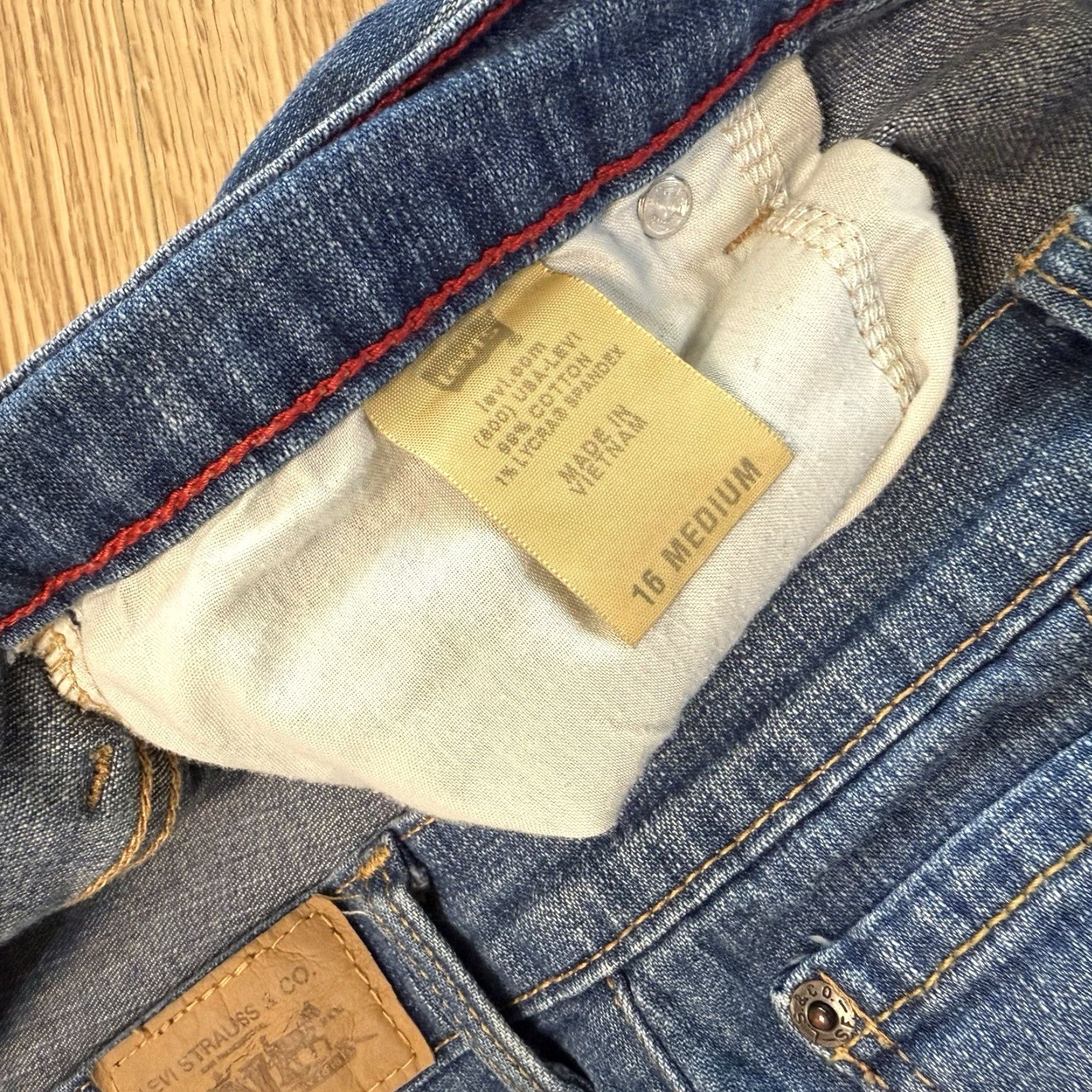 Levi's VINTAGE Levi's 550 Jeans Womens Size 16 Relaxed Bootcut Denim Cotton Blend Blue 90s Style Size 38" / US 16 / IT 52 - 3 Thumbnail