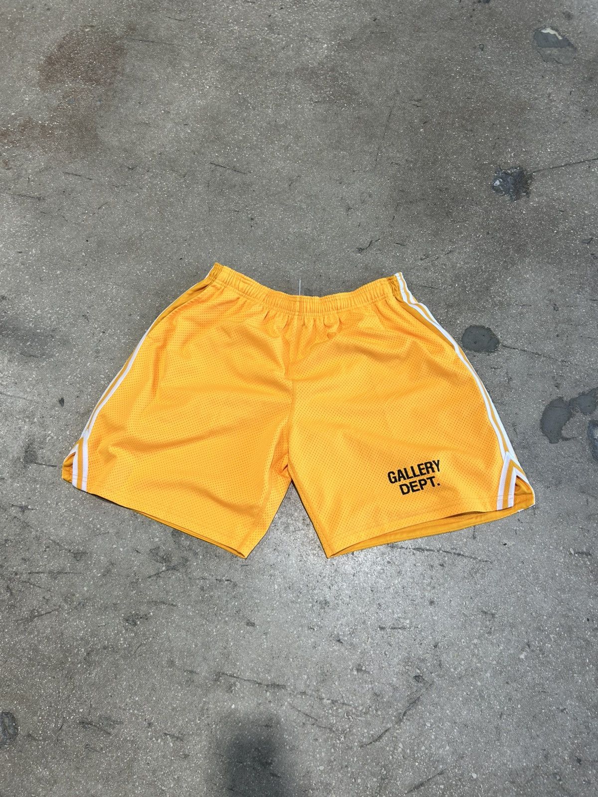 Gallery Dept. Gallery dept basketball shorts Size US 35 - 1 Thumbnail