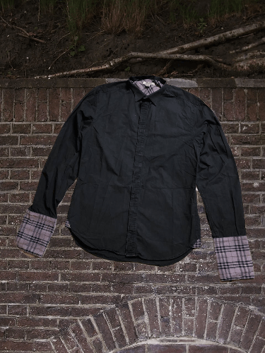 Burberry CASUAL Burberry Black Shirt with Tan Plaid Accents Size US M / EU 48-50 / 2 - 1 Thumbnail