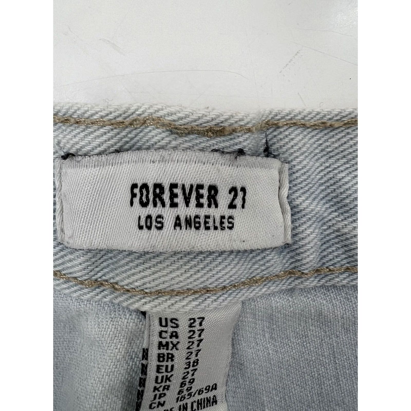 Forever 21 Womens FOREVER 21 Shorts Size 27 Light Denim Jean Shorts Size 27" / US 4 / IT 40 - 3 Thumbnail