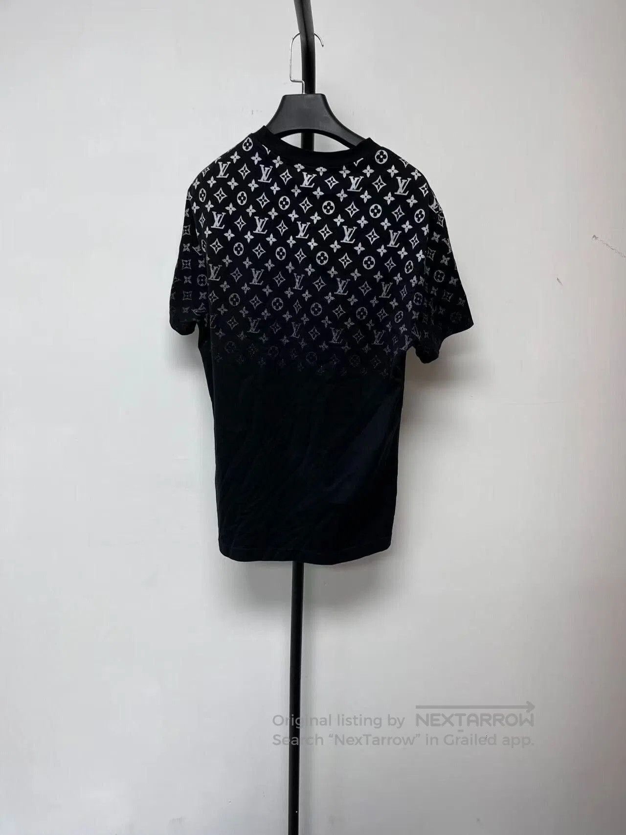 Louis Vuitton Louis Vuitton Ombre Logo Crewneck T-Shirt. Size US S / EU 44-46 / 1 - 2 Thumbnail