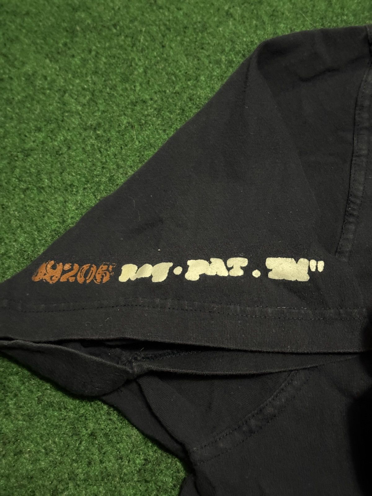 Vintage Vintage 90s Fubu Big Logo Baggy Hip Hop Grunge Y2K T Shirt Size US XL / EU 56 / 4 - 5 Thumbnail