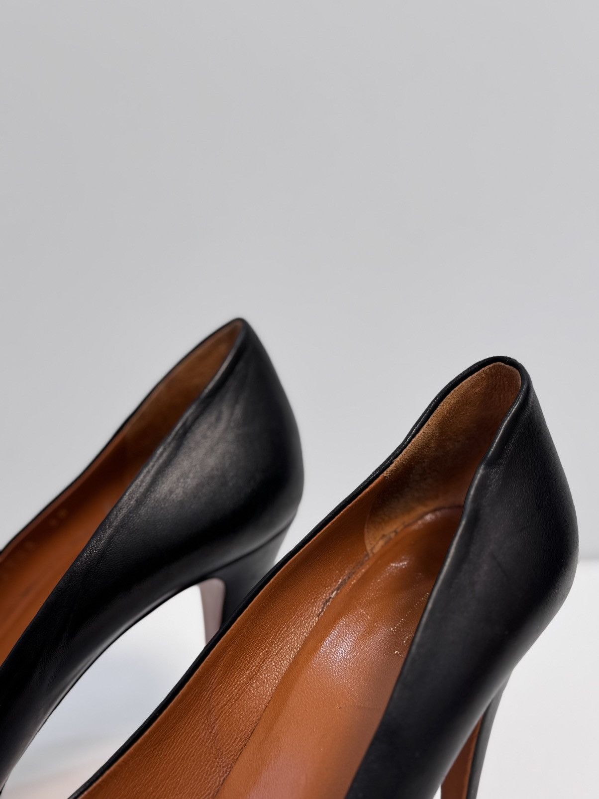 Gucci Gucci Black Leather Round Toe Platform Pumps Size US 8 / IT 38 - 4 Thumbnail