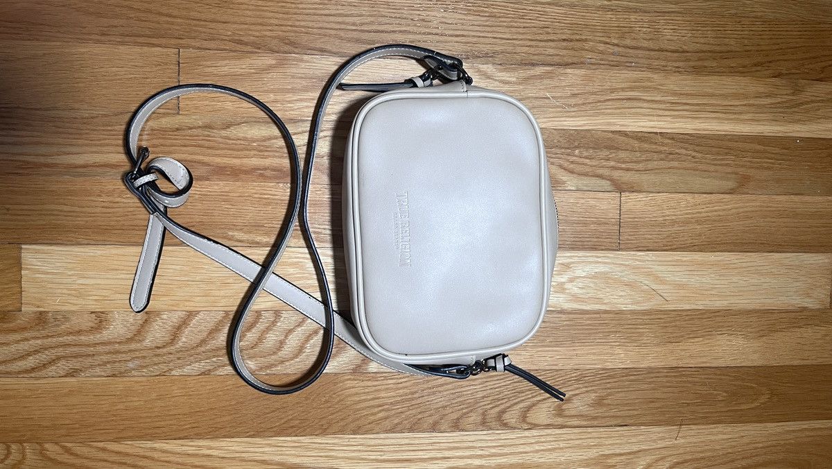 True Religion True Religion Beige Camera Crossbody Bag Size ONE SIZE - 5 Thumbnail
