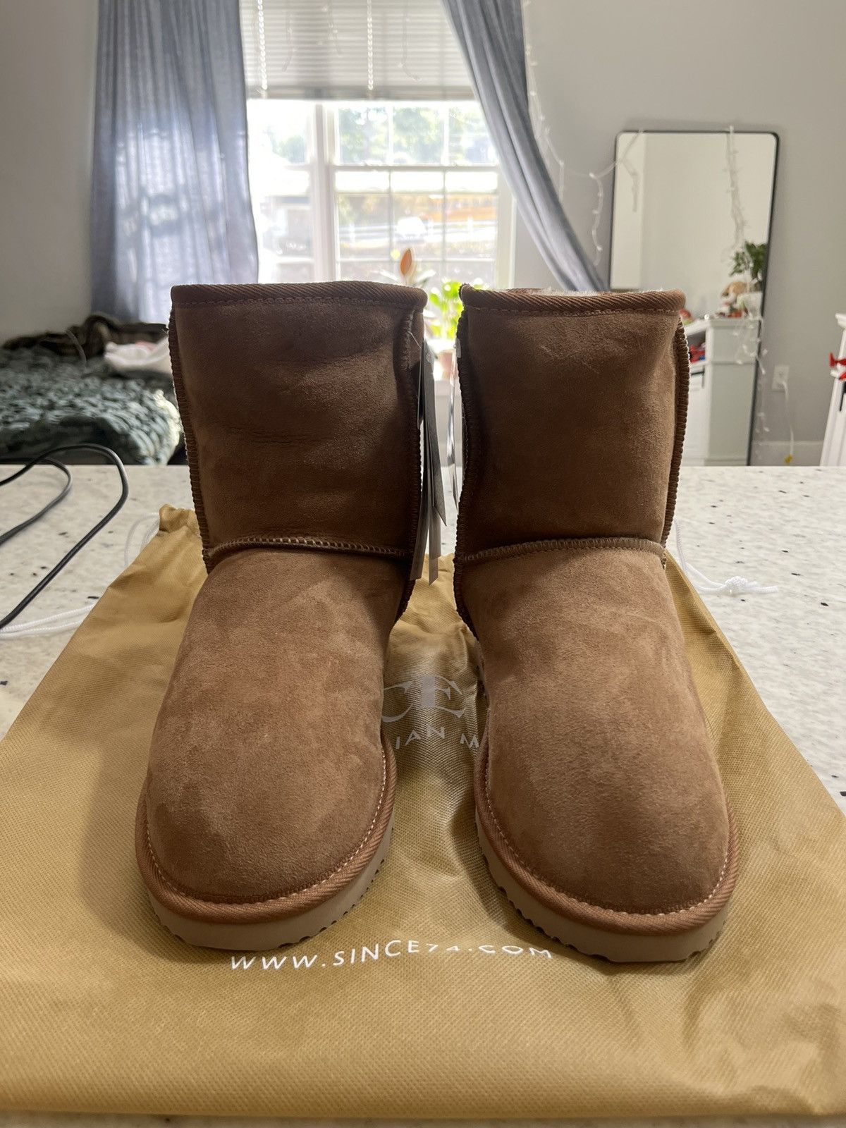 Ugg UGG SINCE 1974 Size US 8 / EU 41 - 3 Thumbnail