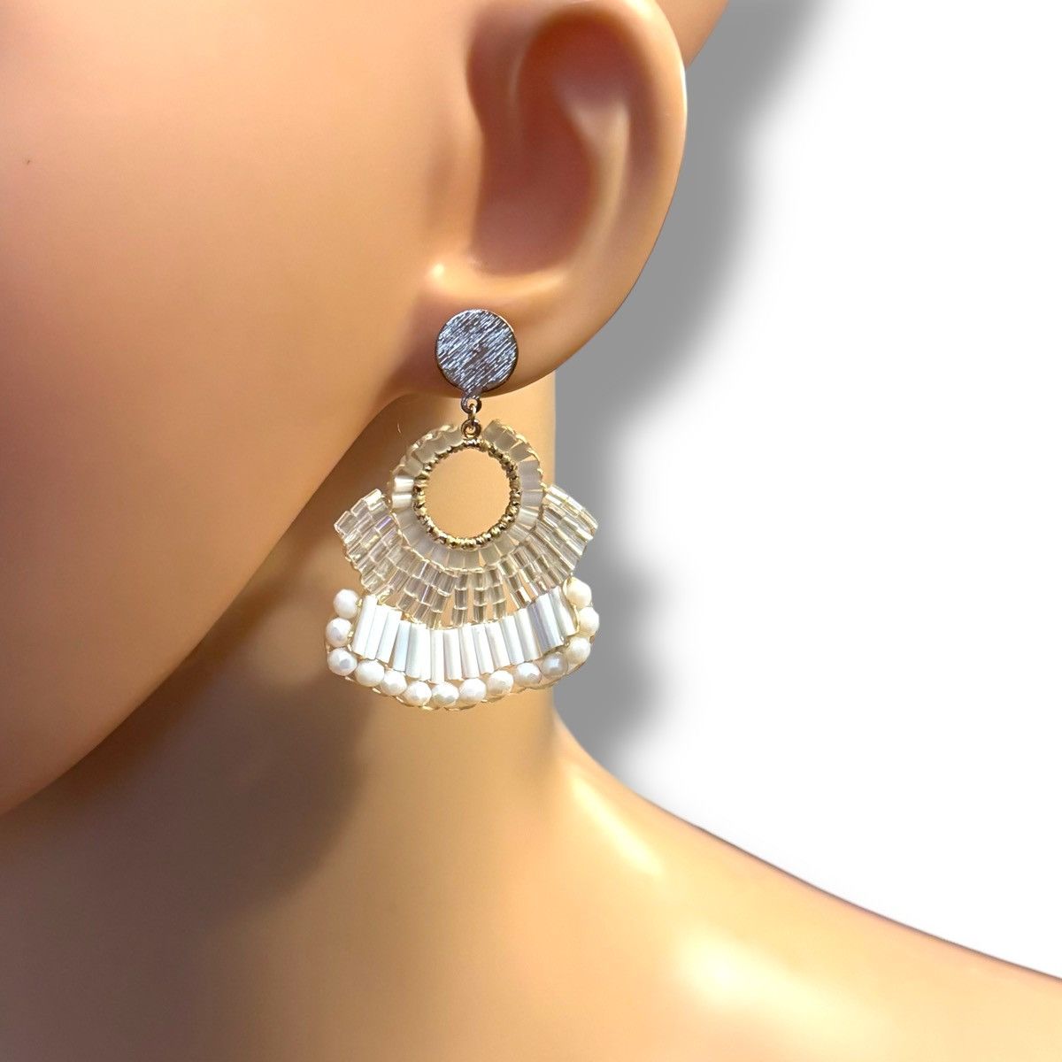 Other Gold tone white beaded fan dangle earrings Size ONE SIZE - 5 Thumbnail