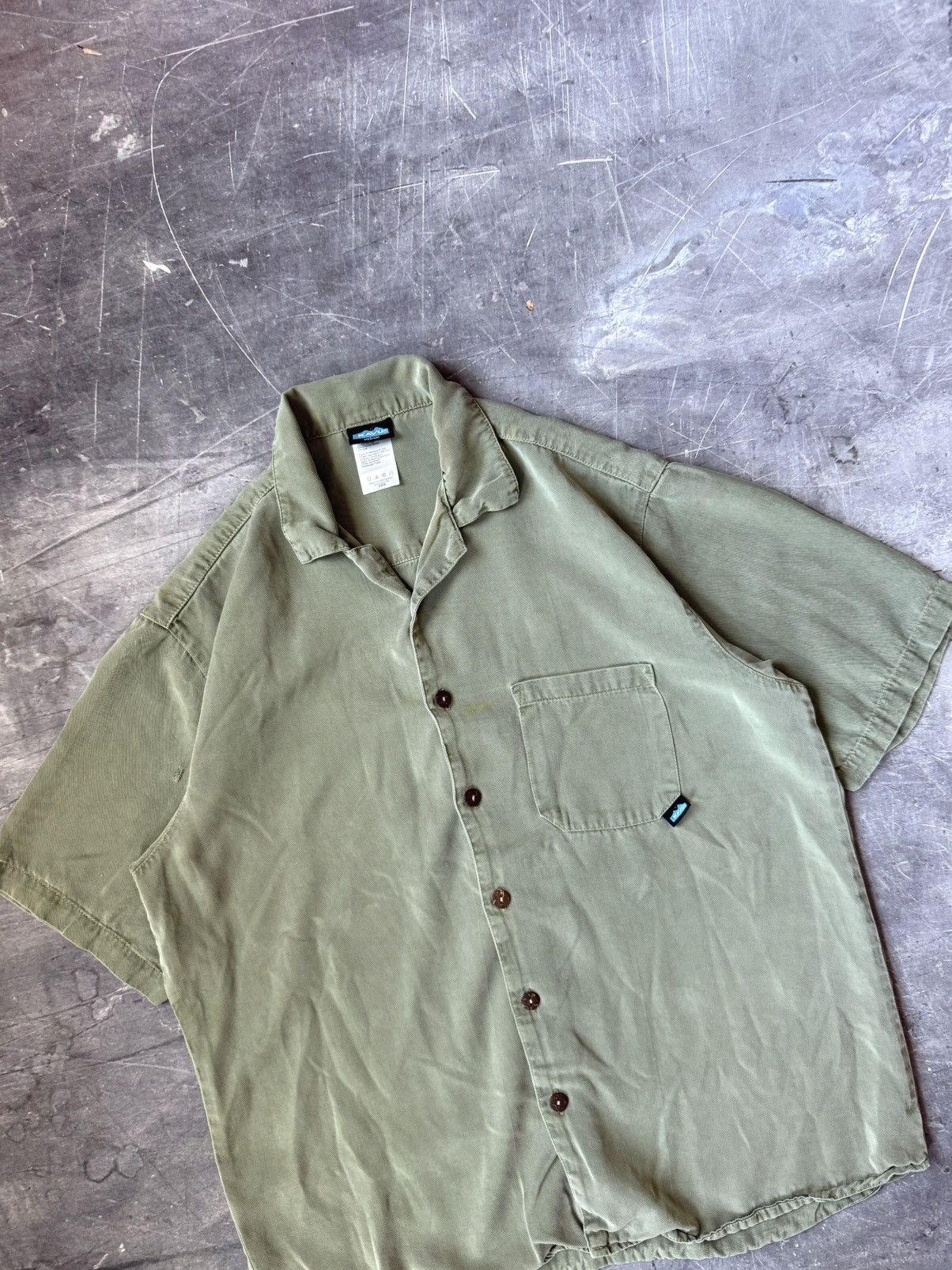 KAVU Vintage Kavu Short-sleeve Buttondown Shirt (M) Size US M / EU 48-50 / 2 - 3 Thumbnail