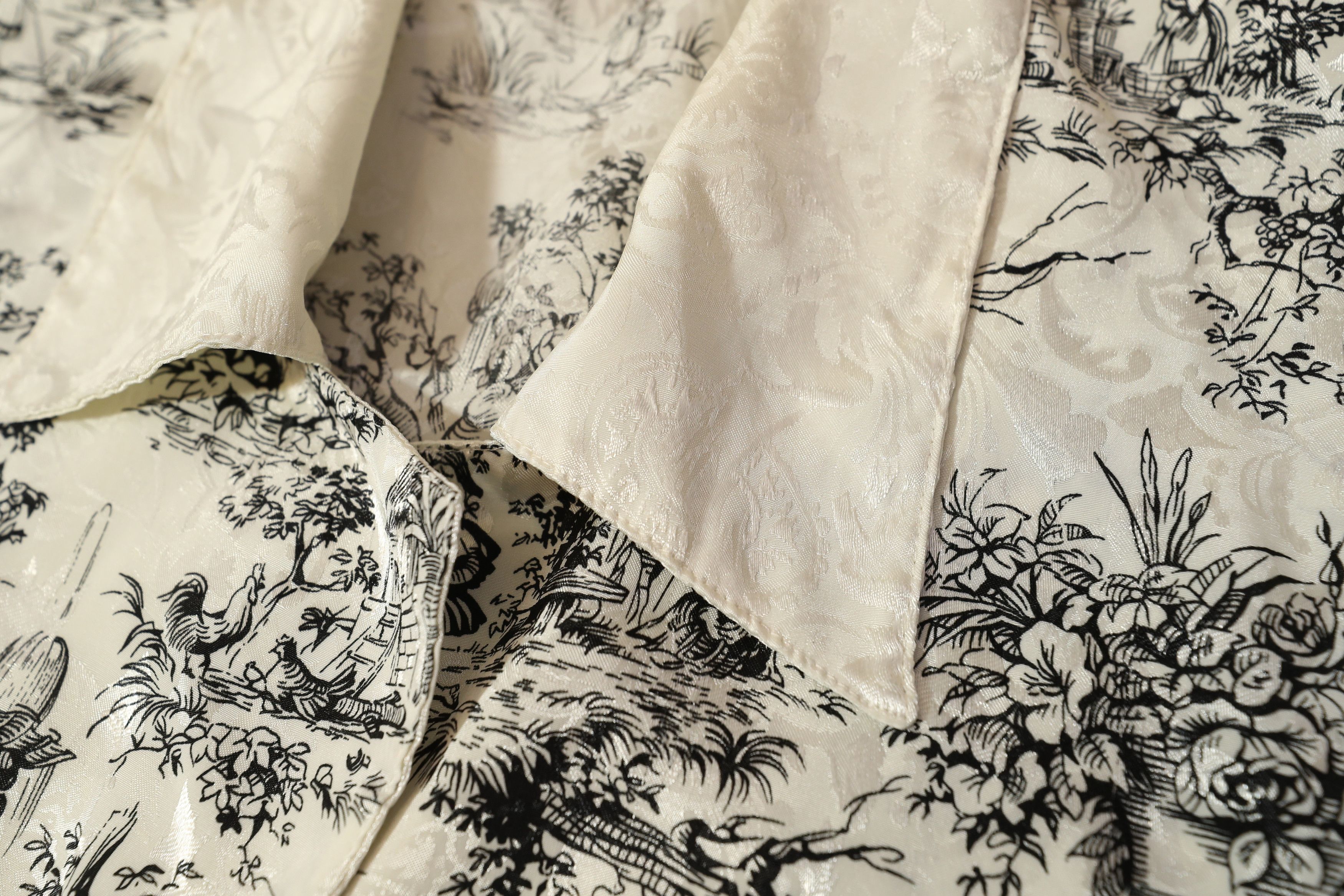 Vintage Vintage Silk Toile Print Button Up Shirt (S/P) Size S / US 4 / IT 40 - 9 Thumbnail
