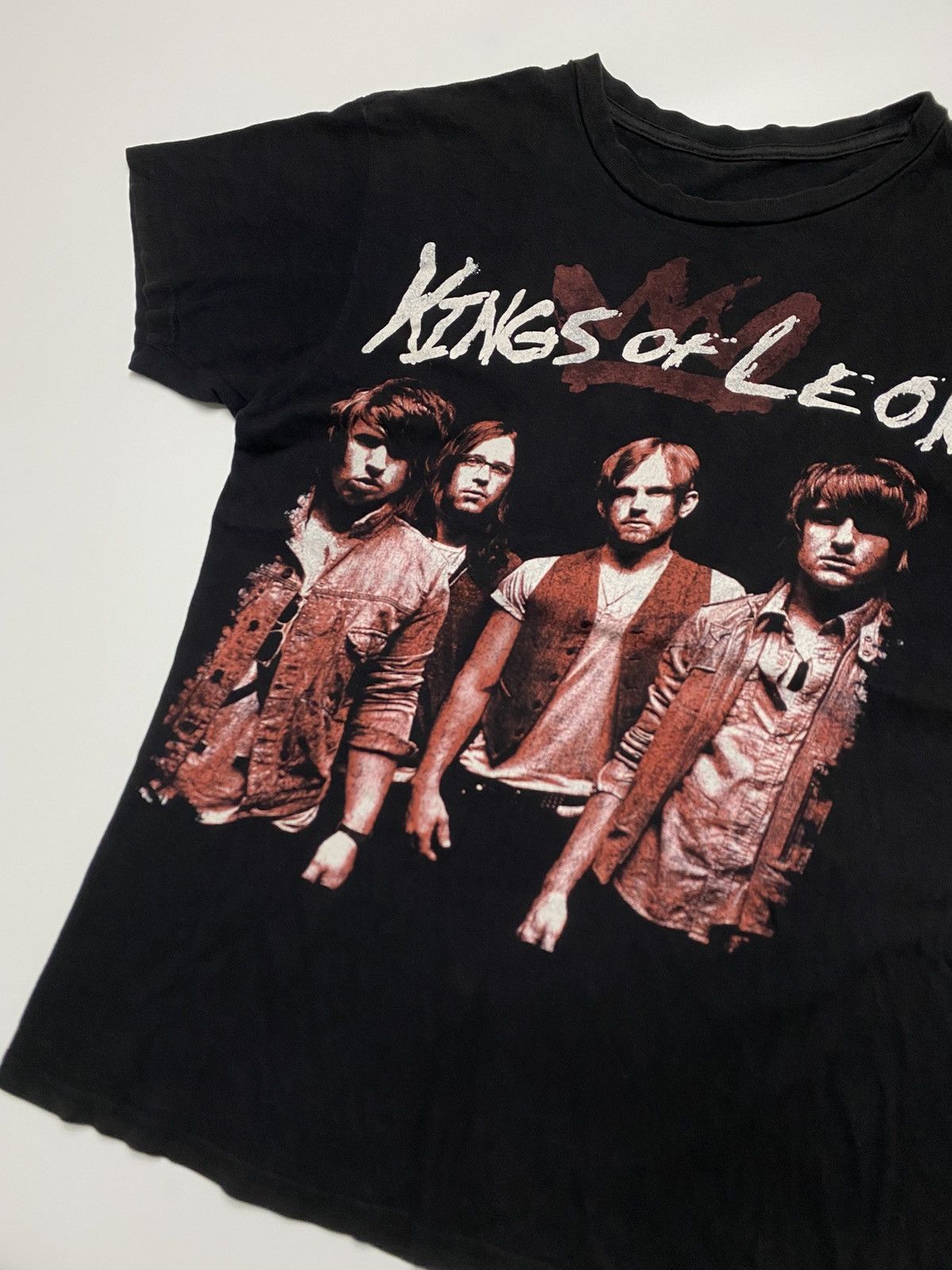 Band Tees Kings of Leon Y2k original tee Size US L / EU 52-54 / 3 - 2 Thumbnail