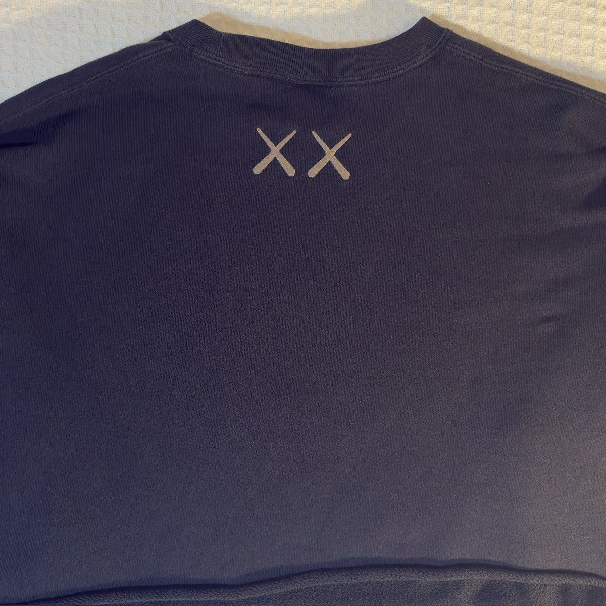 Kaws × Uniqlo Uniqlo UT x KAWS Cropped Crewneck – Black Boxy Fit Size US XL / EU 56 / 4 - 5 Thumbnail
