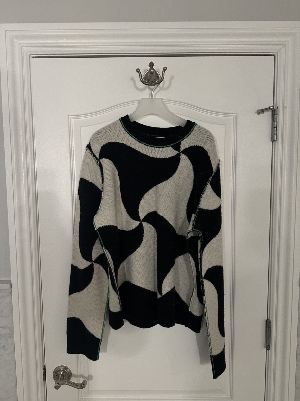 Bottega Veneta Black white crewneck sweater contrast stitch Size US L / EU 52-54 / 3 - 1 Thumbnail