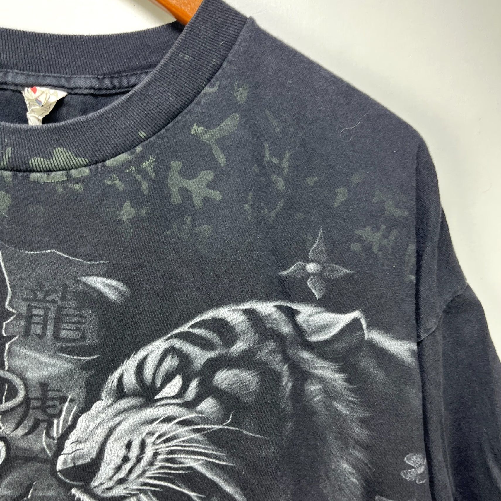 Vintage VINTAGE Dragon Tiger Skull Skater T Shirt 2XL Faded Camouflage Black Cotton 90s Skull Mens Shirt Size US XXL / EU 58 / 5 - 5 Thumbnail
