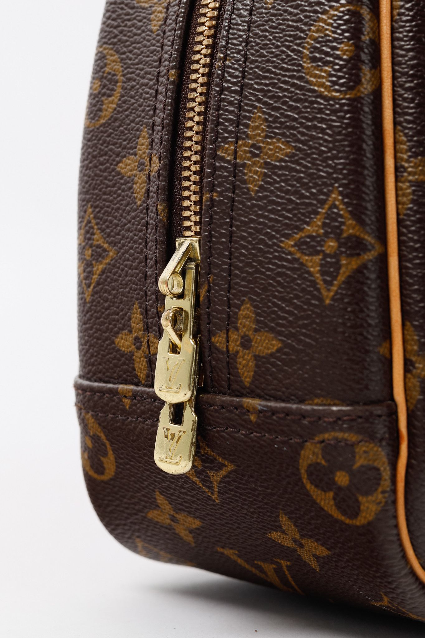 Louis Vuitton Louis Vuitton Trouville Monogram Canvas Top-Handle Bag Size ONE SIZE - 9 Thumbnail