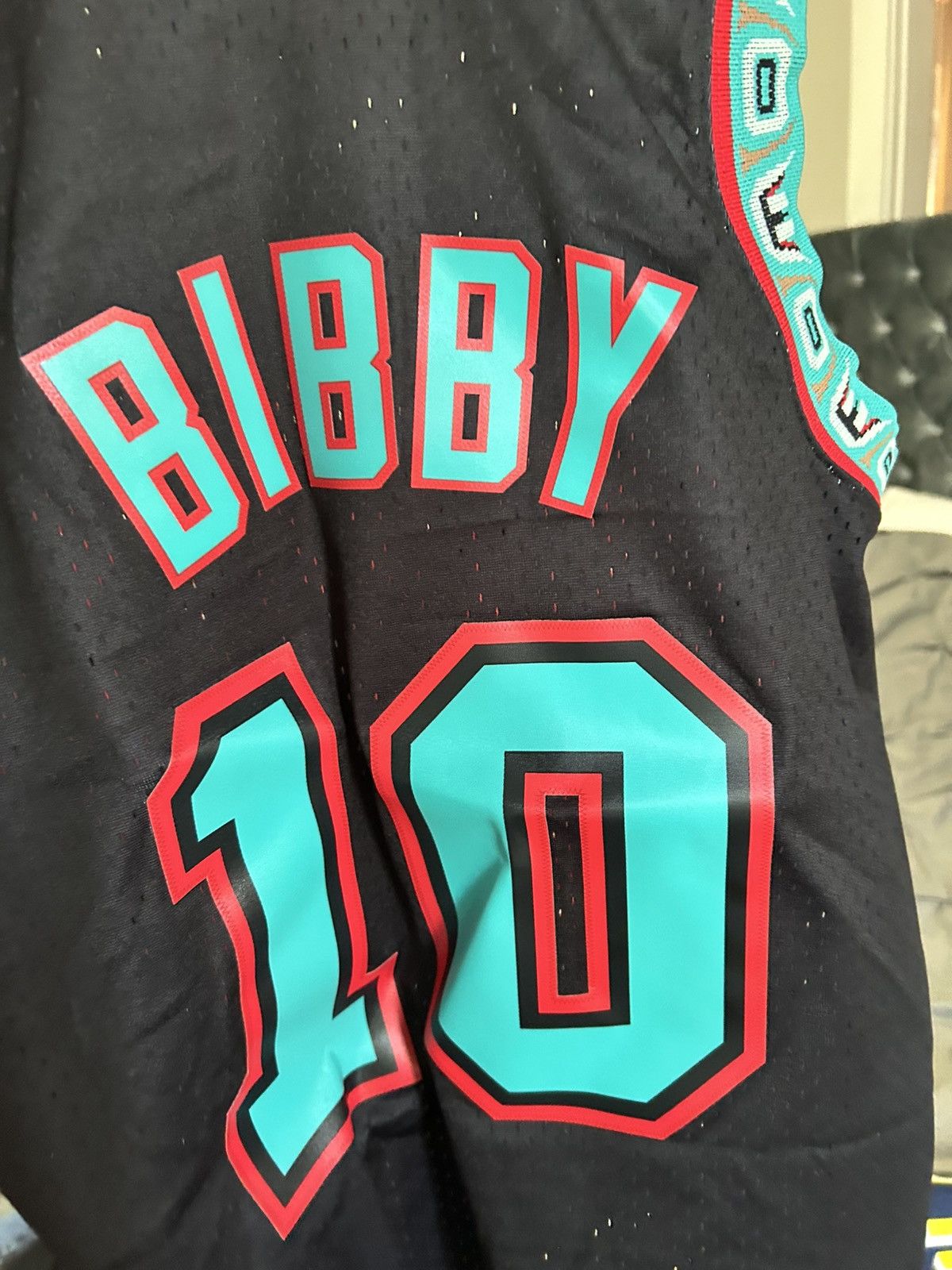 Mitchell & Ness Mike Bibby hardwood classic Grizzle jersey Size US L / EU 52-54 / 3 - 1 Thumbnail