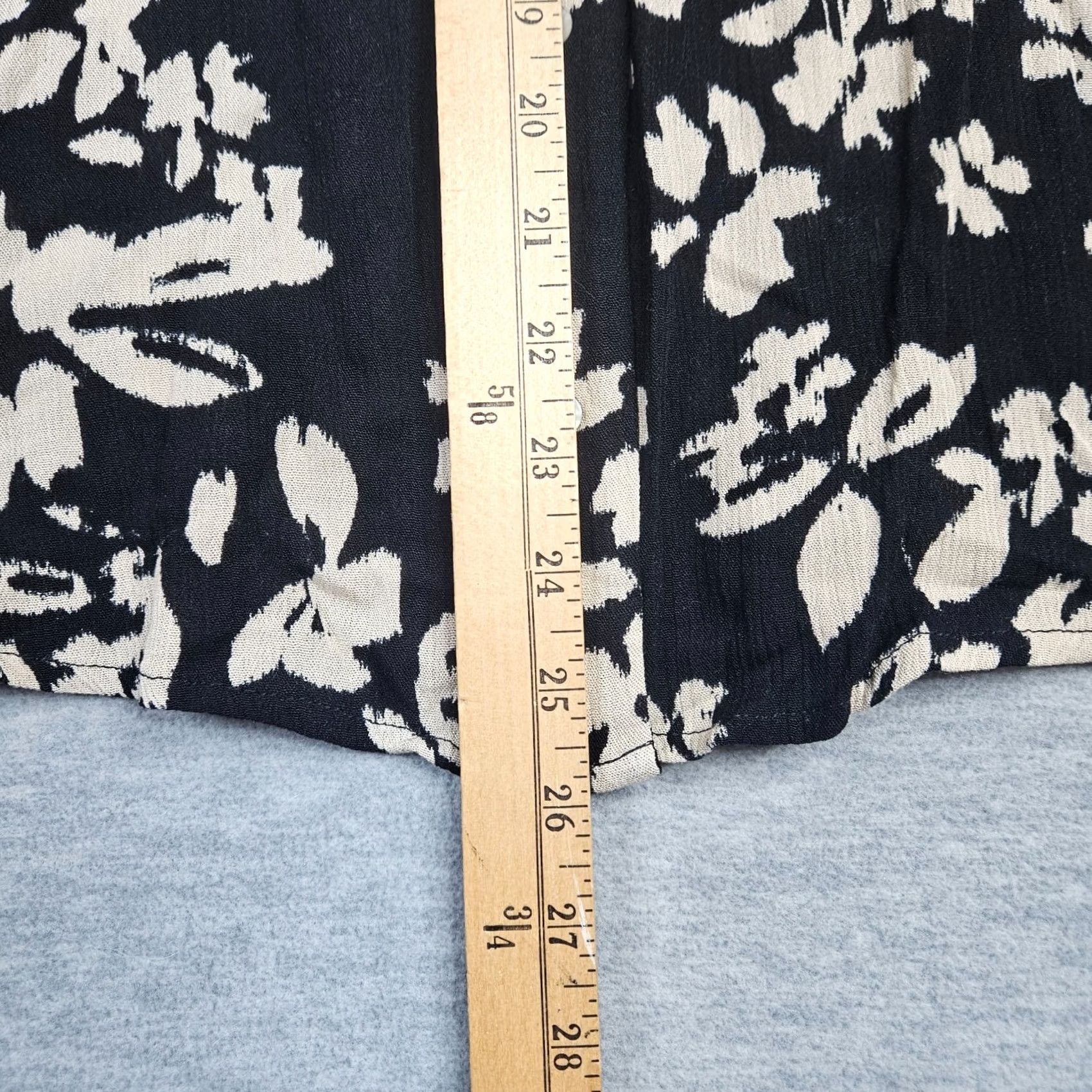 Vintage Bobeau Blouse Flutter Sleeve Black XL Womens Regular Rayon Button Front V-Neck Casual Shirt Size XL / US 12-14 / IT 48-50 - 6 Thumbnail