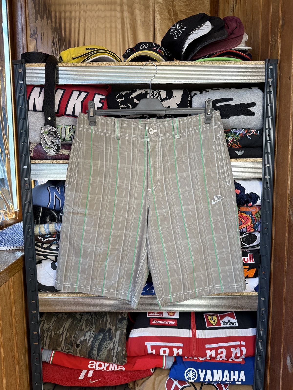Japanese Brand Nike Vintage Shorts Mini Swoosh Japanese Drill Baggy Hype Size US 34 / EU 50 - 1 Thumbnail