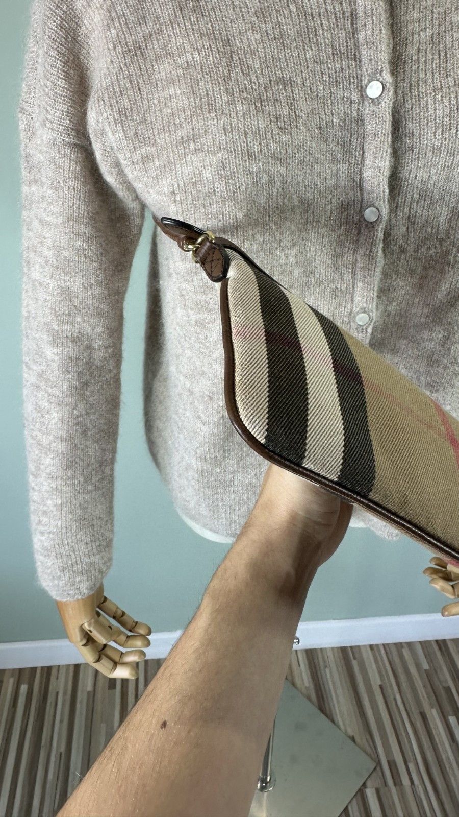Burberry Burberry Brown House check Canvas Peyton Crossbody Bag Size ONE SIZE - 4 Thumbnail