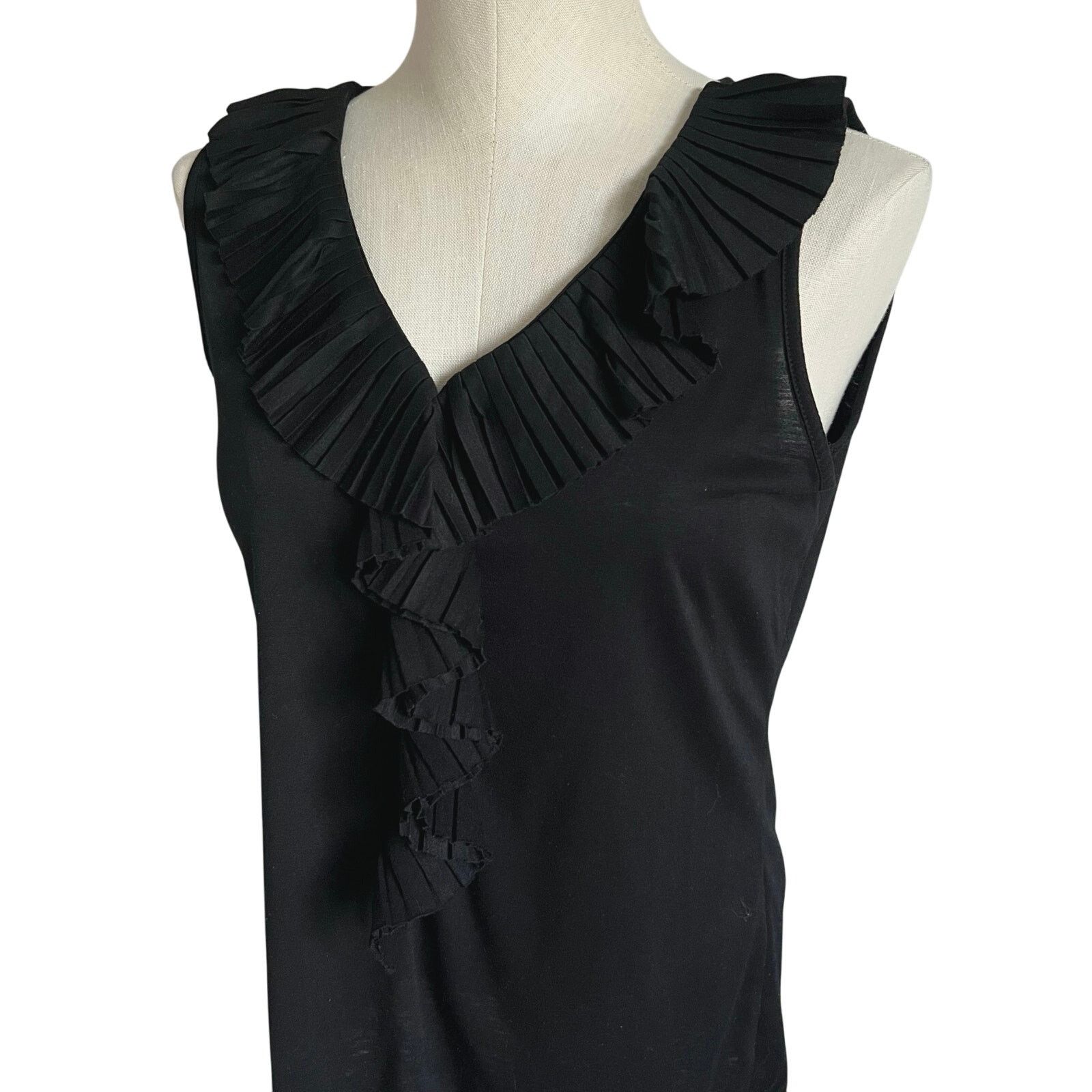 Other Talbots black sleeveless top pleated ruffle trim Size medium Size M / US 6-8 / IT 42-44 - 2 Thumbnail