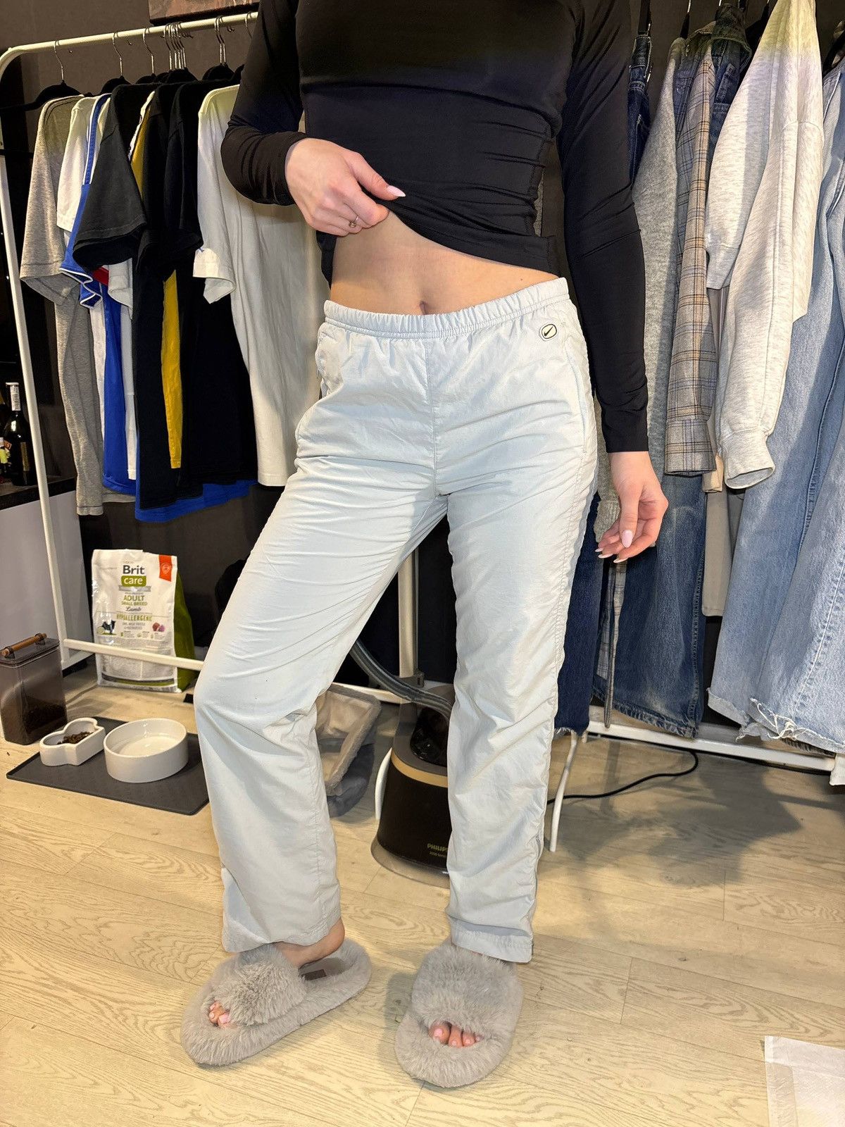 Nike Women’s Nike vintage nylon pants Size: M (8) Size 32" / US 10 / IT 46 - 2 Thumbnail