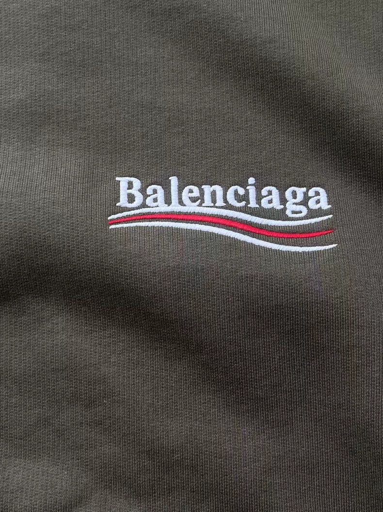 Balenciaga Balenciaga Solid monogrammed Logo printed crewneck pullove Size US XL / EU 56 / 4 - 3 Thumbnail