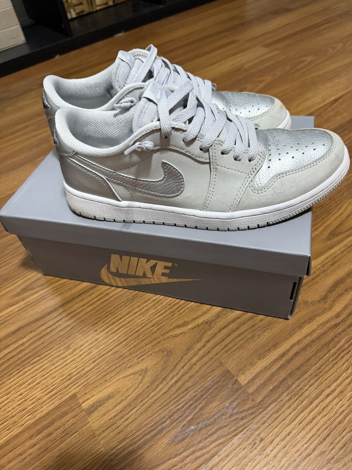 Nike Nike Air Jordan 1 Retro Low OG l Metallic Silver Size 8.5. Size US 8.5 / EU 41-42 - 5 Thumbnail