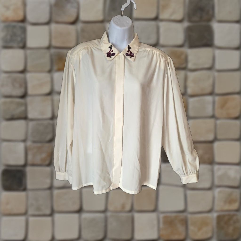 Vintage VINTAGE Koret White Floral Paisley Embroidered Collar Top Shirt 12 1990s Women Womens Size XL / US 12-14 / IT 48-50 - 1 Thumbnail