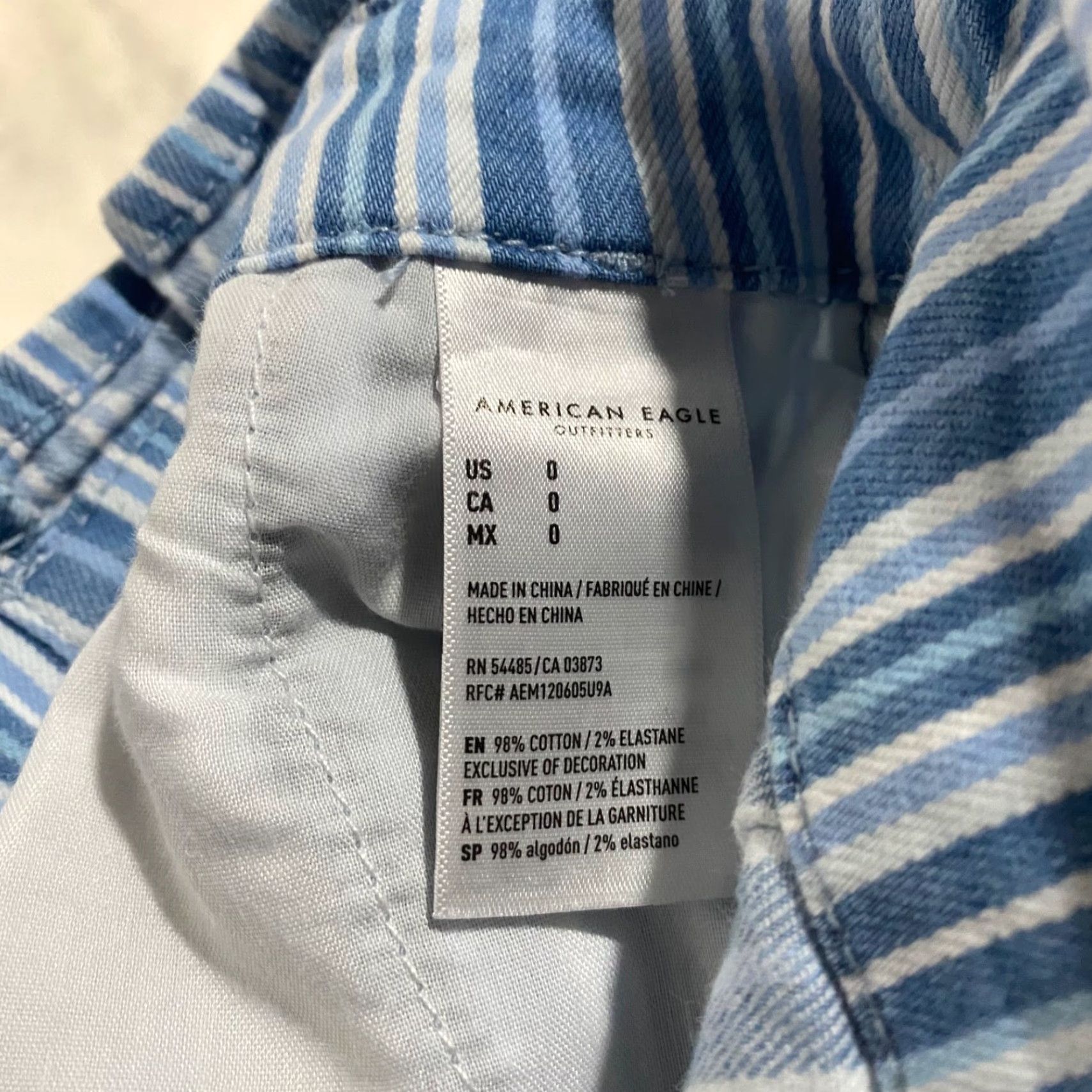 American Eagle Outfitters American Eagle Outfitters Womens Jeans Mom Shorts Blue Striped Denim High Rise 0 3in Inseam 5-Pocket Logo Denim 90s Modern Casual Womens Size 25" / US 0 / IT 36 - 5 Thumbnail