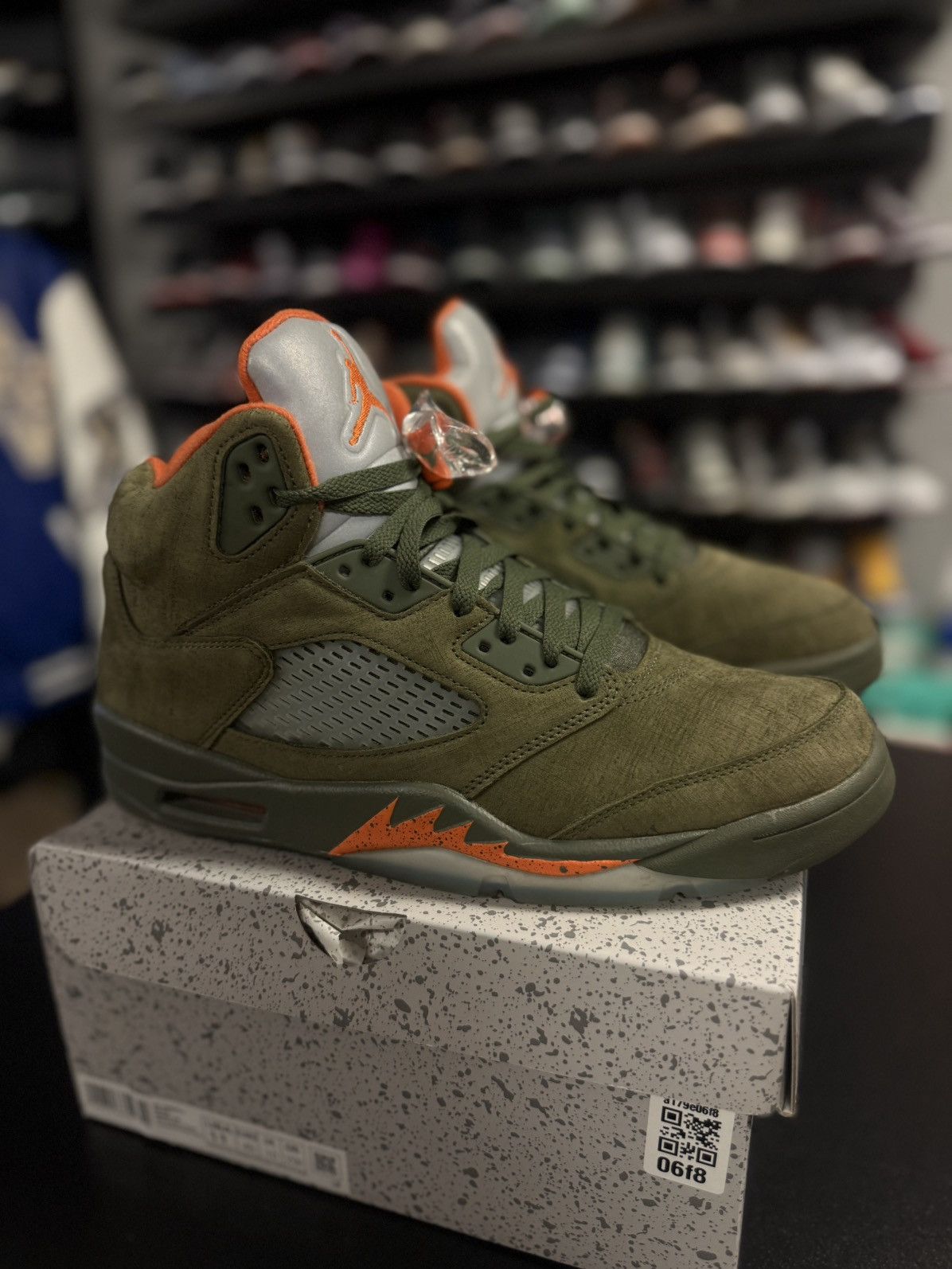 Jordan Brand × Nike Jordan 5 Olive Size 11 Pre Owned 🧼 W/ BOX Size US 11 / EU 44 - 5 Thumbnail
