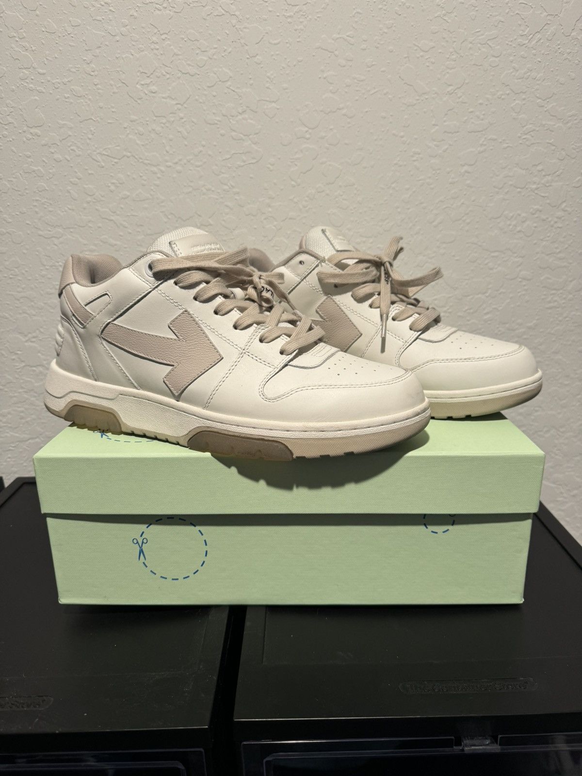 Off white Sneaker X Luxury