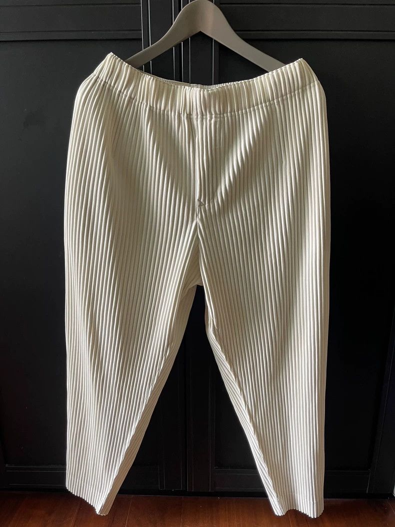 Issey Miyake Issey Miyake size:2 Off-white pleated trousers Size US 28 / EU 44 - 1 Thumbnail