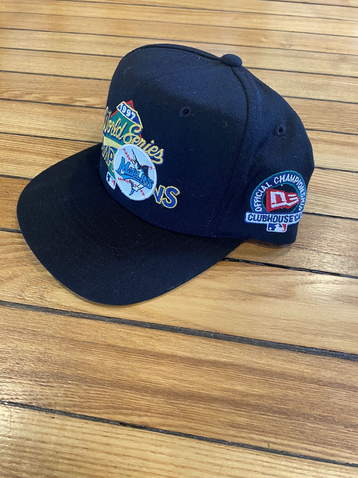 New Era 1997 clubhouse SnapBack Florida Marlins World Series 🌎 Size ONE SIZE - 2 Thumbnail