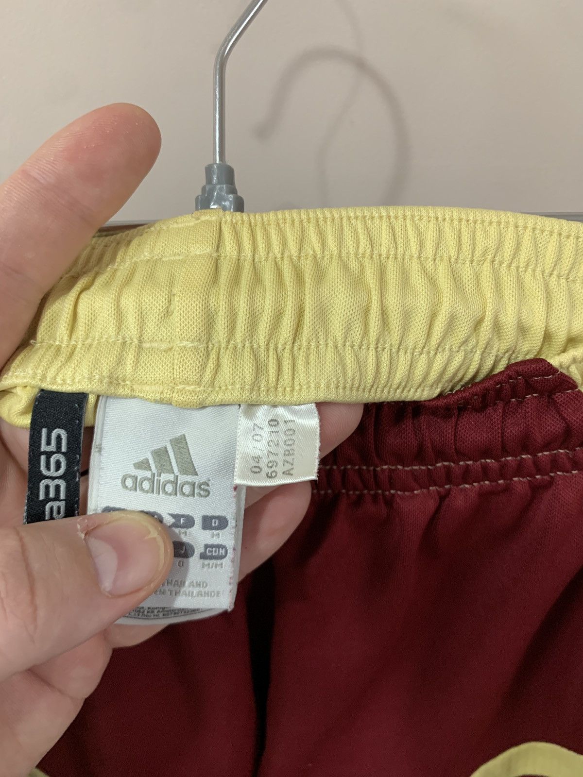 Adidas × Vintage Newcastle United Goalkeeper Football Shorts Vintage Adidas Size US 32 / EU 48 - 7 Thumbnail